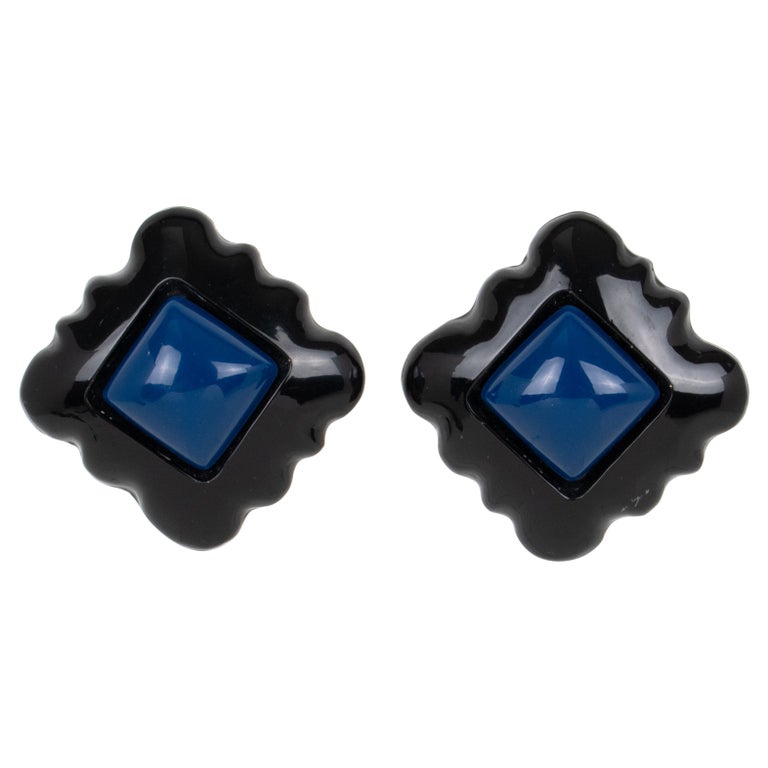 Boucles d'oreilles clips Noto en métal martelé ... - Satellite Paris Boucles d'oreilles clips Noto en métal martelé ... - Satellite Paris