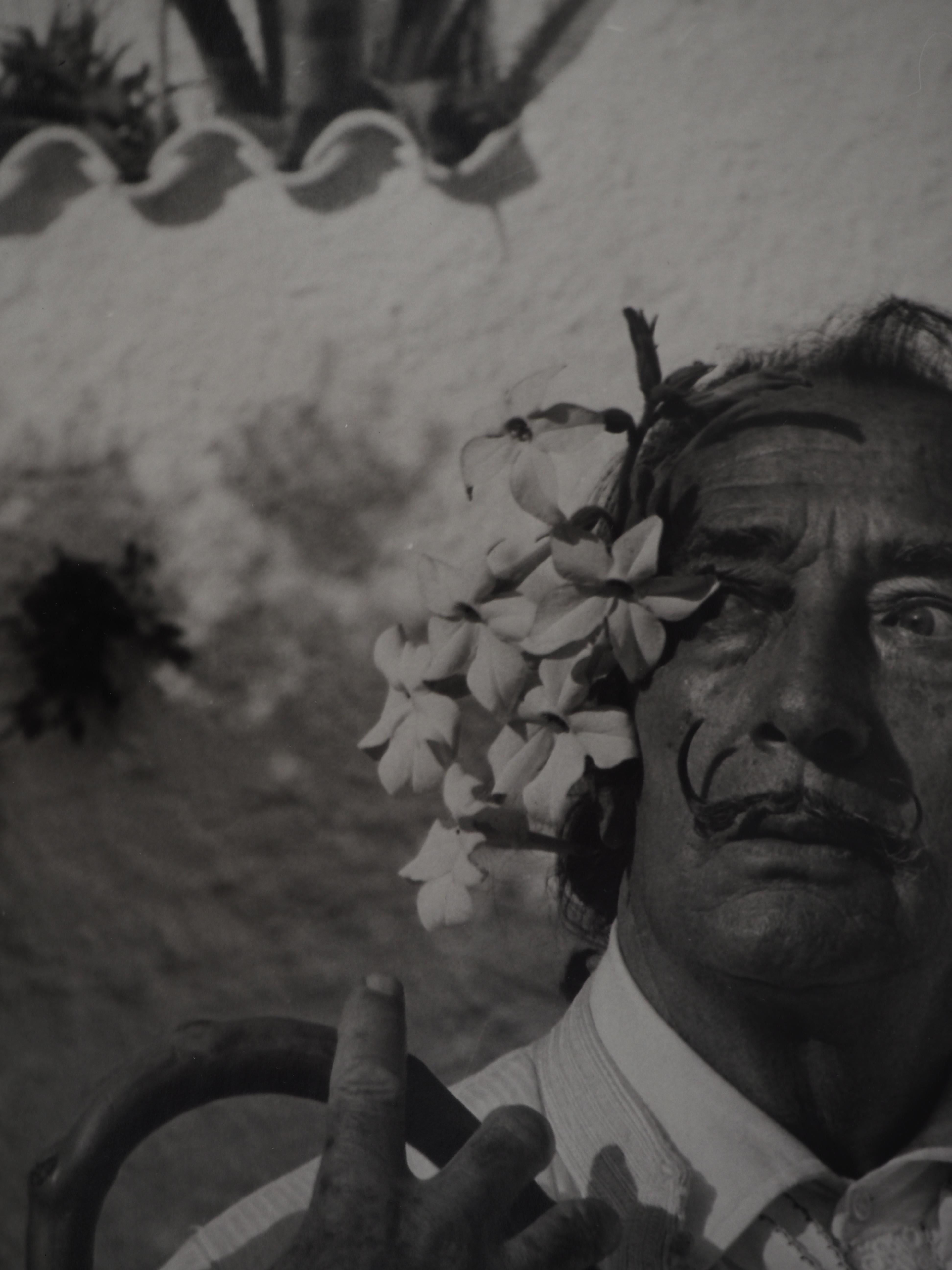 Marc LACROIX (1927-2007)
Dalí mit weißen Blumen, 1971

Original Gelatinesilber-Fotografie
Unterzeichnet mit Tinte
Nummeriert auf 99 Exemplaren
Auf Silberdruckpapier 57 x 47 cm (ca. 22,4 x 18,5 inch) 

INFORMATION : Marc Lacroix war Fotograf und