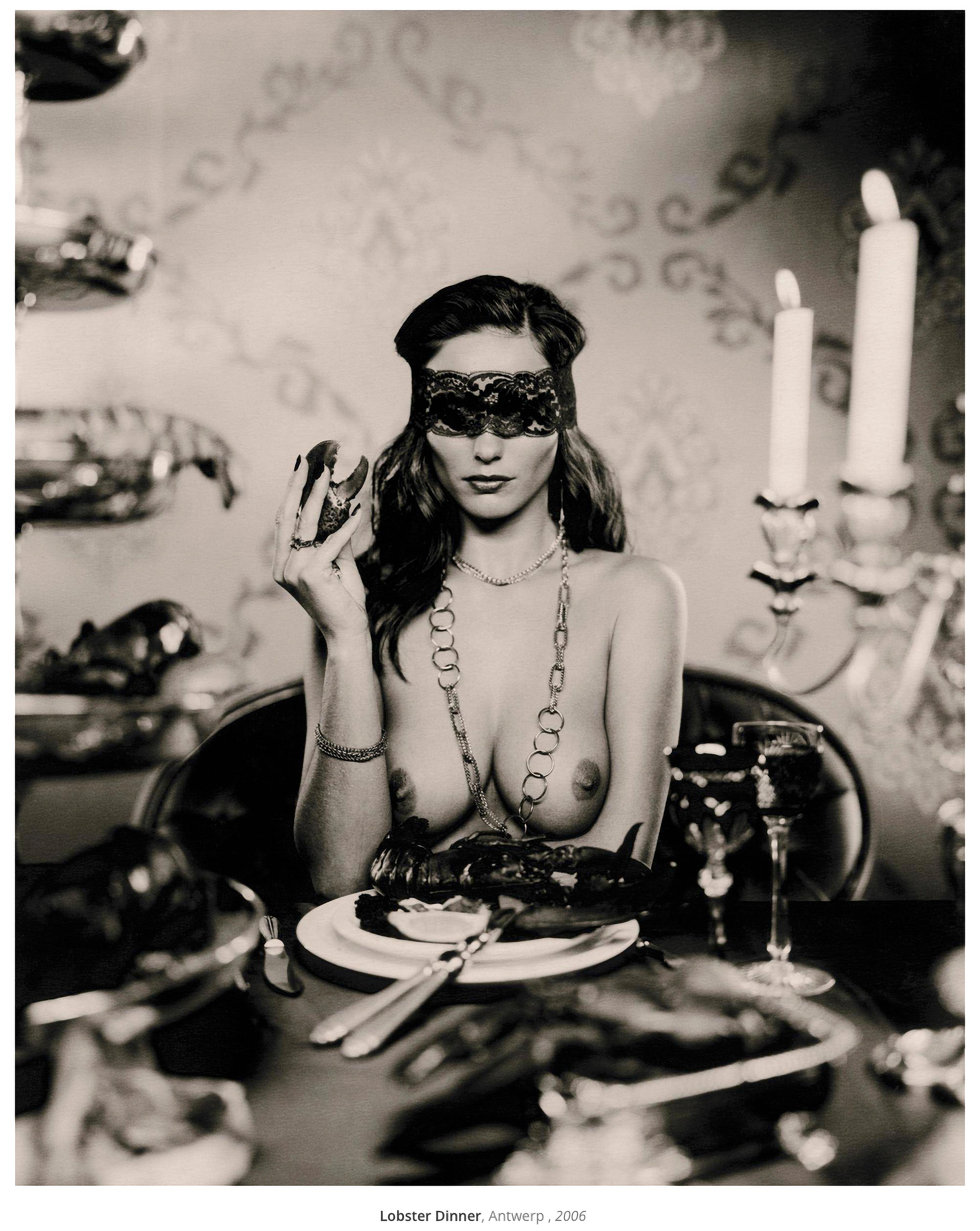 Cena a base di aragosta, nudo, Fotografia d'autore