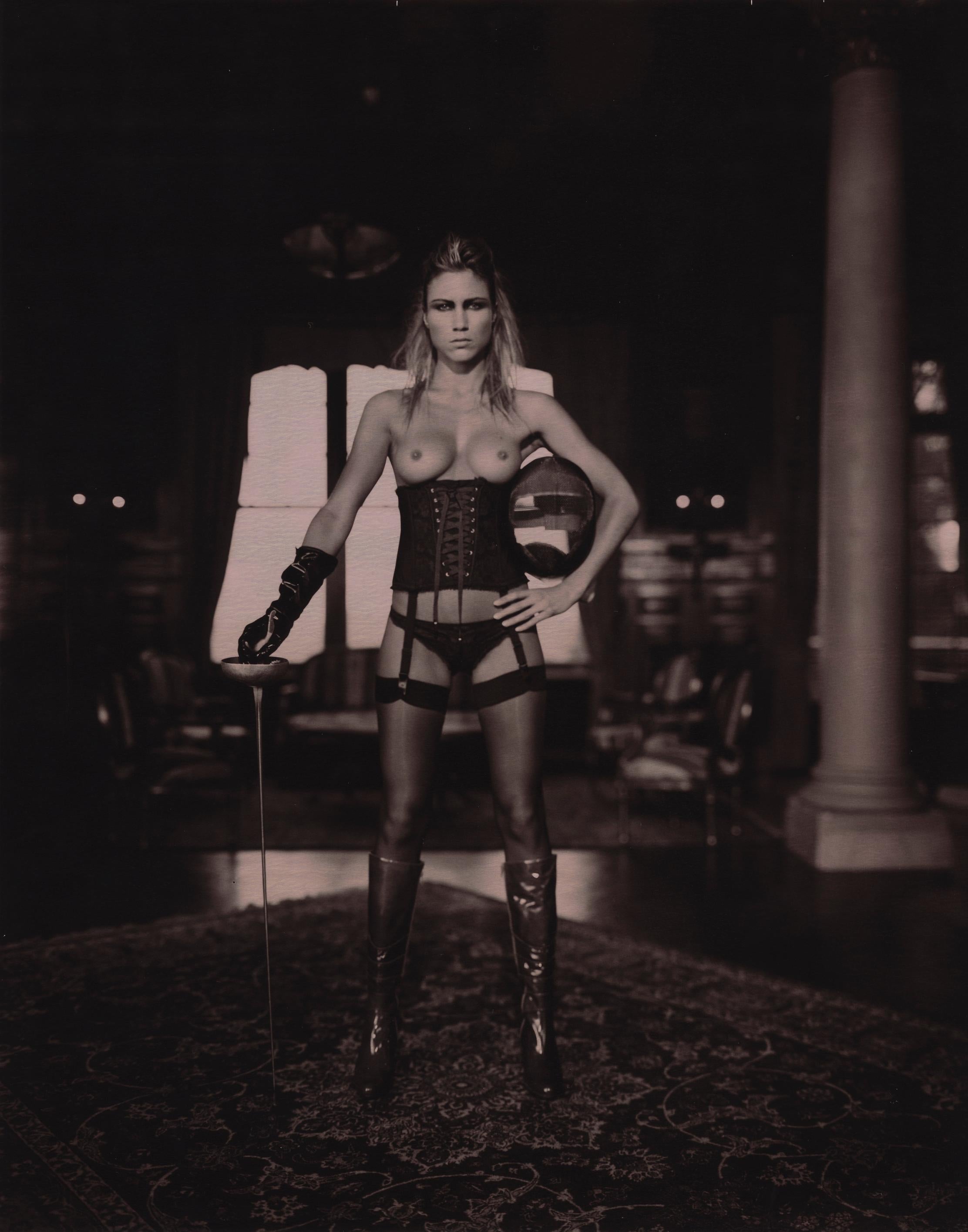 Marc Lagrange Black and White Photograph – The Fencer Front, Akt, Kunstfotografie der bildenden Kunst