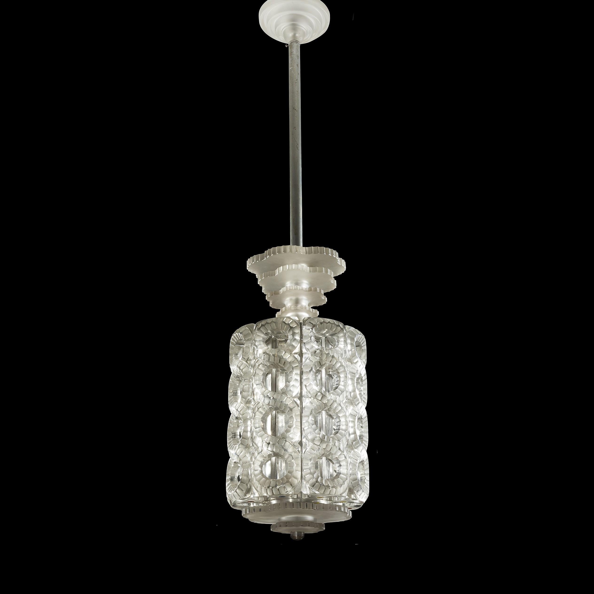 Marc Lalique: „Seville“-Kronleuchter im Zustand „Gut“ im Angebot in Saint-Ouen, FR