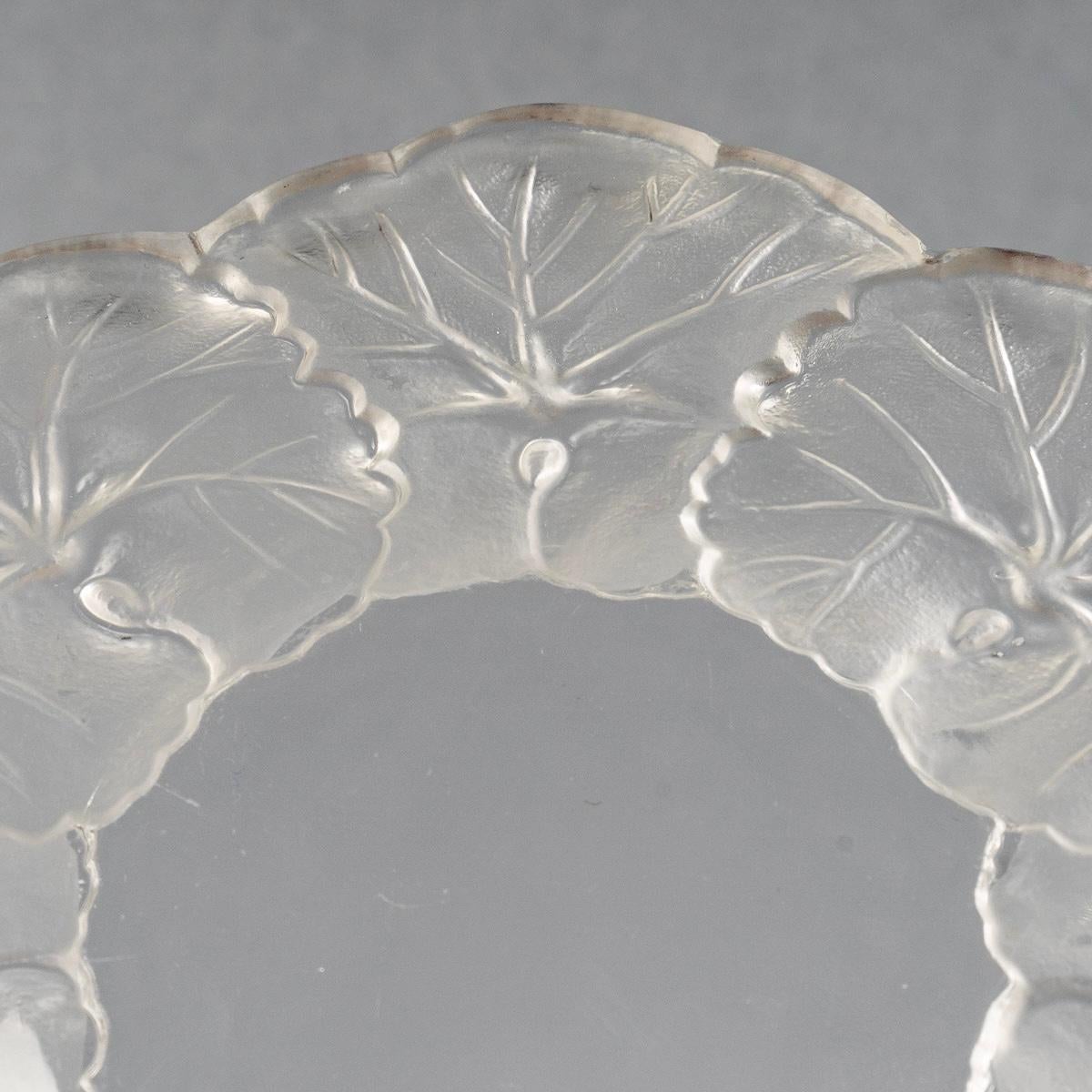 Marc Lalique, Tableware Set Honfleur Clear and Frosted Crystal, 12 Pieces 3