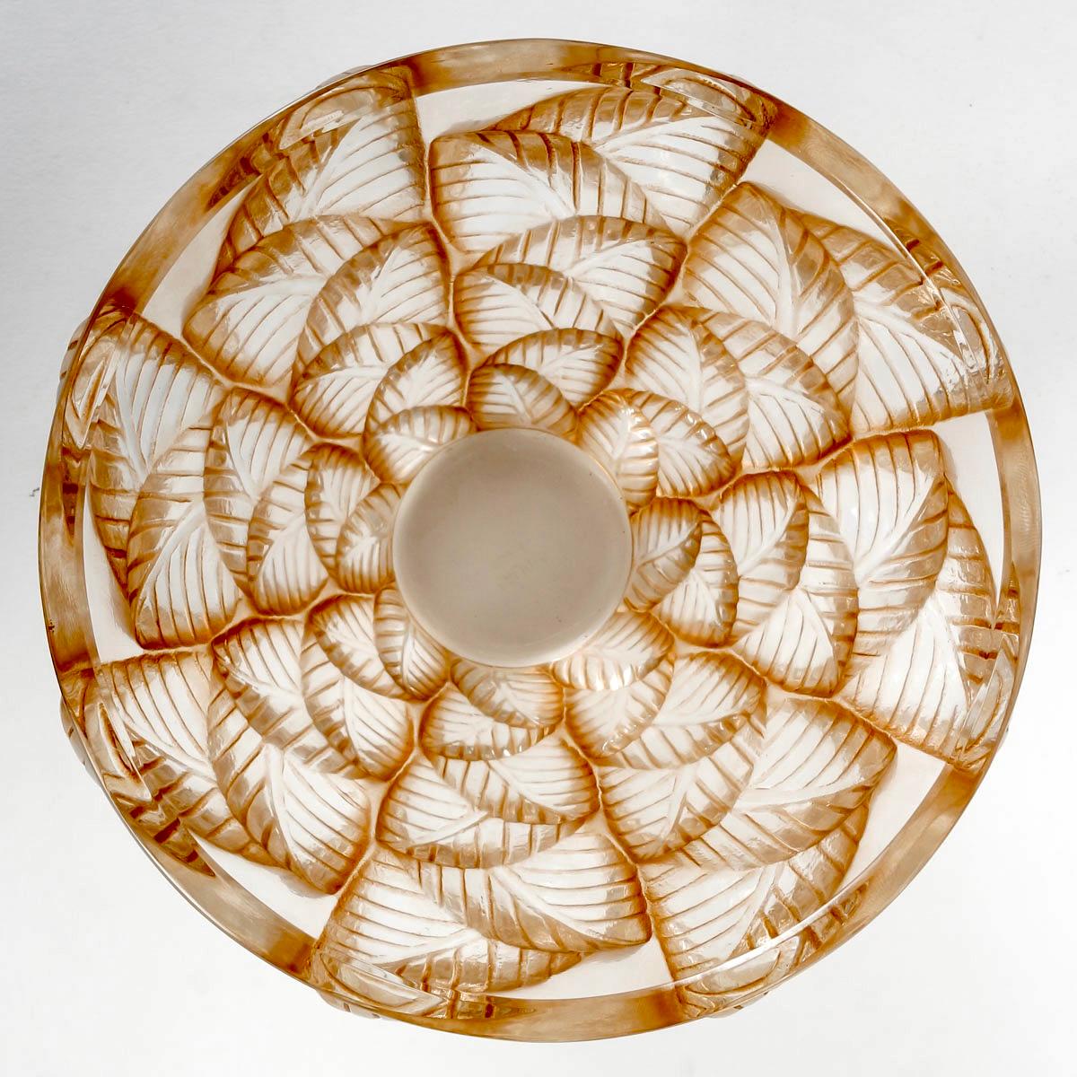 French Marc Lalique - Vase Moissac Glass with Sepia Patina For Sale