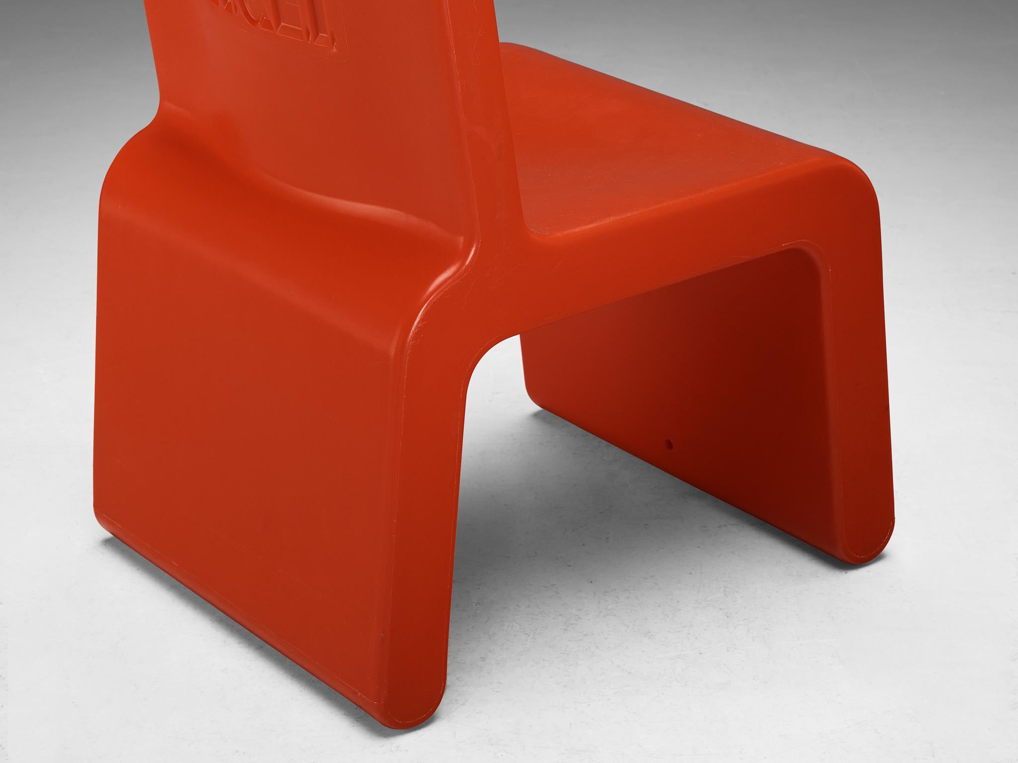 Marc Newson 'Kiss the Future' Chair in Red Molded Polypropylene  In Good Condition For Sale In Waalwijk, NL