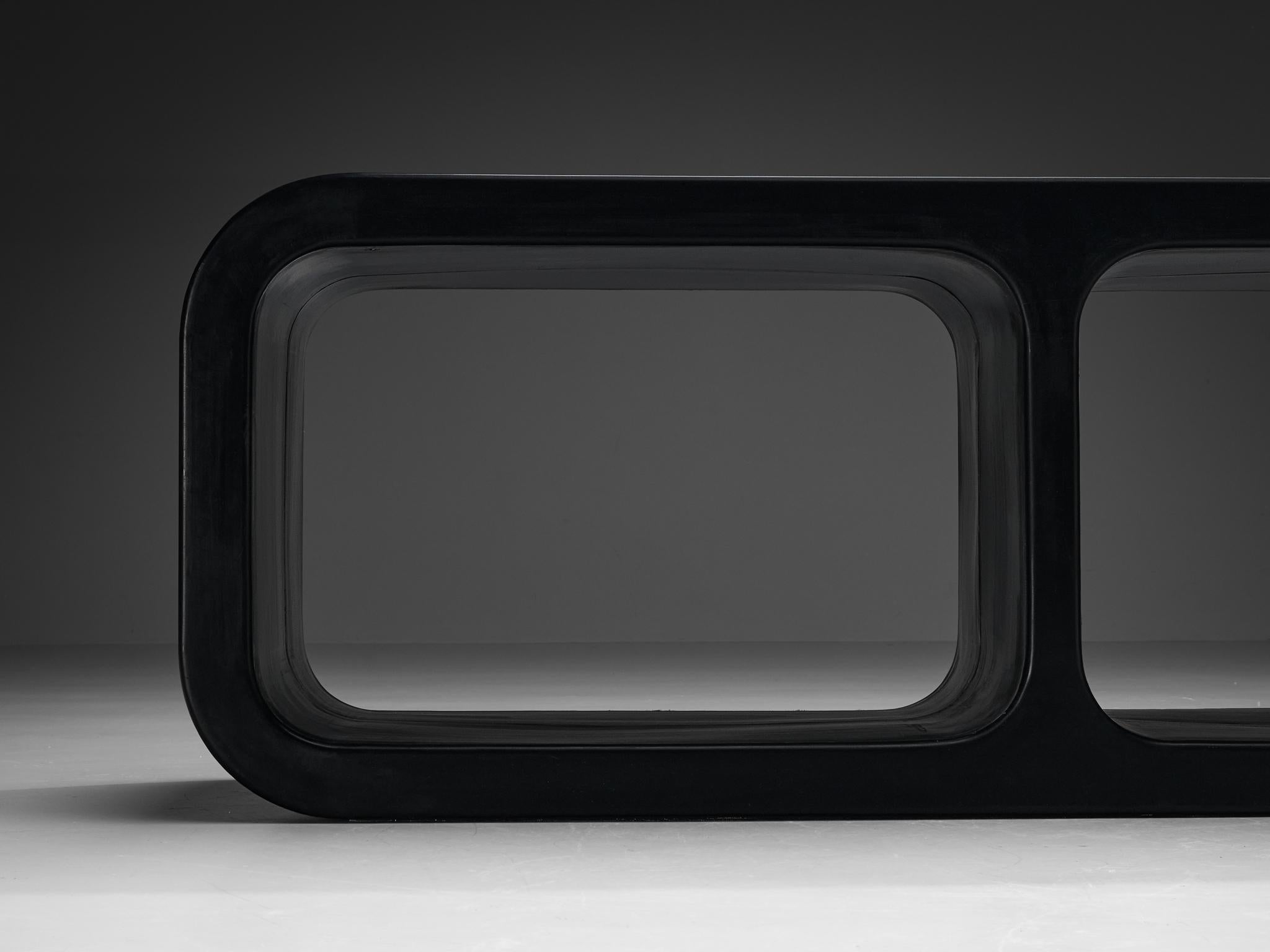 Marc Newson „Kiss the Future“ Sideboard aus schwarz geformtem Polypropylen  (Belgisch) im Angebot