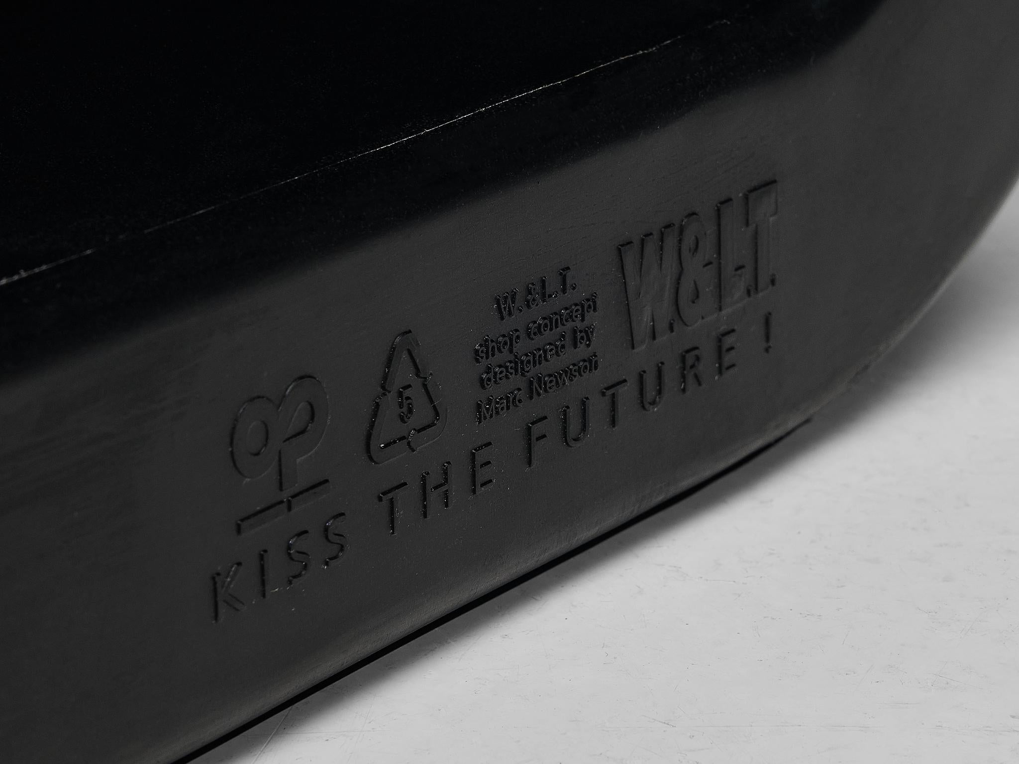 Marc Newson „Kiss the Future“ Sideboard aus schwarz geformtem Polypropylen  im Angebot 1