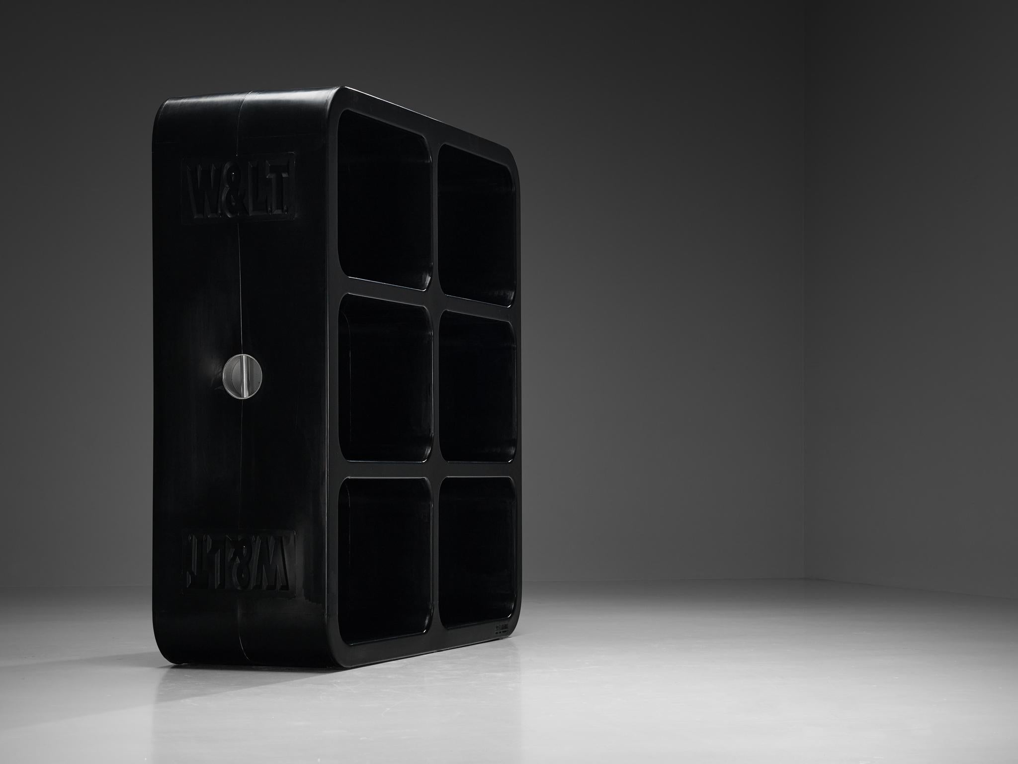 Marc Newson „Kiss the Future“ Aufbewahrungsschrank aus schwarz geformtem Polypropylen  (Aluminium) im Angebot