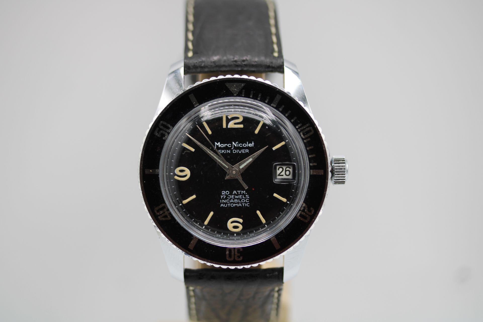 Marc Nicolet Skin Diver 34-313 – Vintage 1960s Diver – 37/38mm Steel – Rare Swiss Tool Watch
Overview:

A rare and collectible vintage Marc Nicolet Skin Diver, reference 34-313, presented in excellent working condition. Dating back to the 1960s,