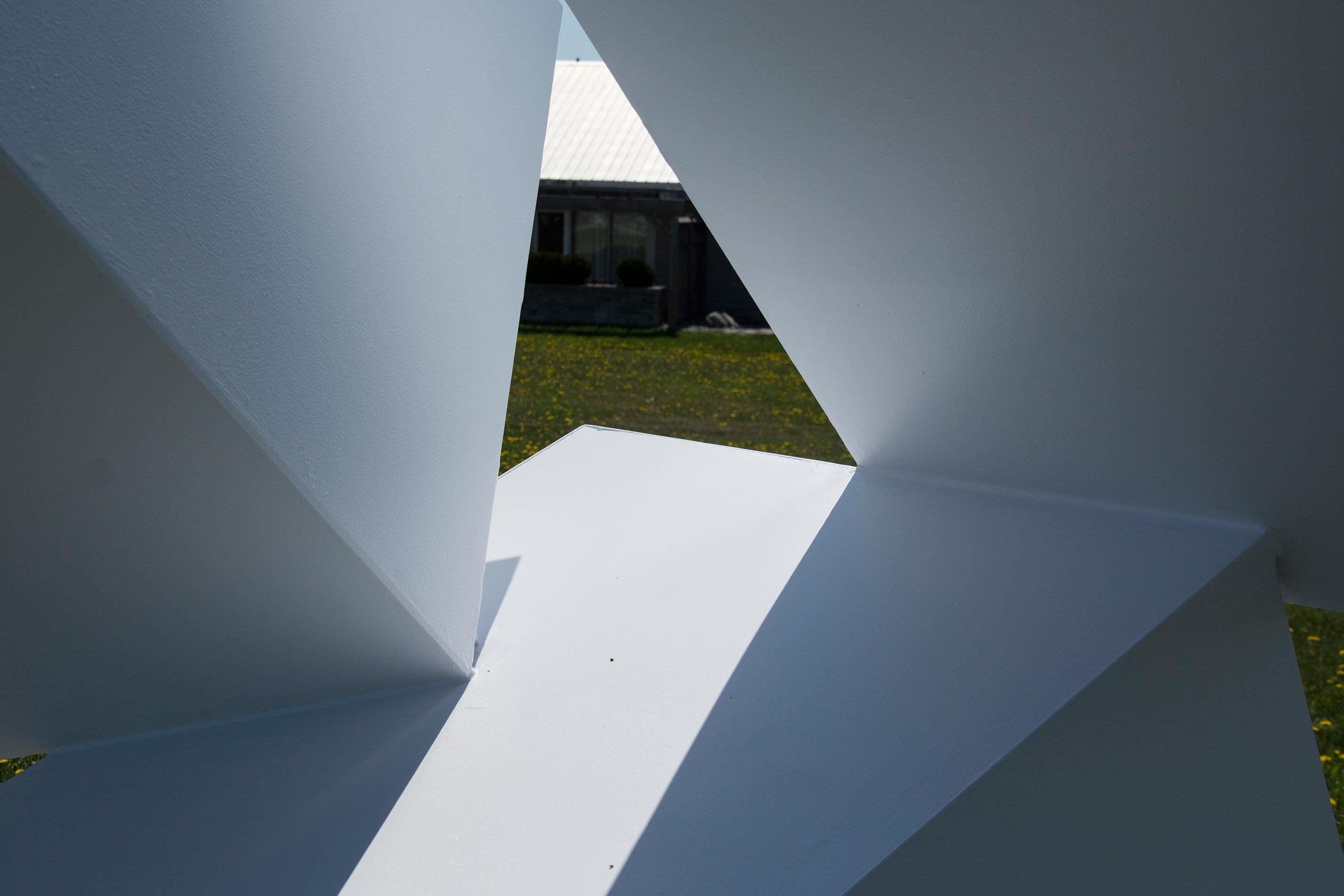Chutes des Cubes (eau blanche), (commission) - sculpture abstraite, extérieure en vente 6