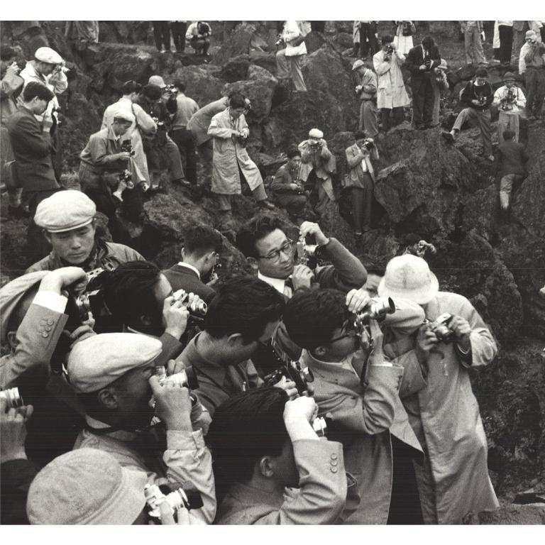 Marc Riboud 'Kuruizawa, Japan' 1994- Offset Lithograph For Sale 3