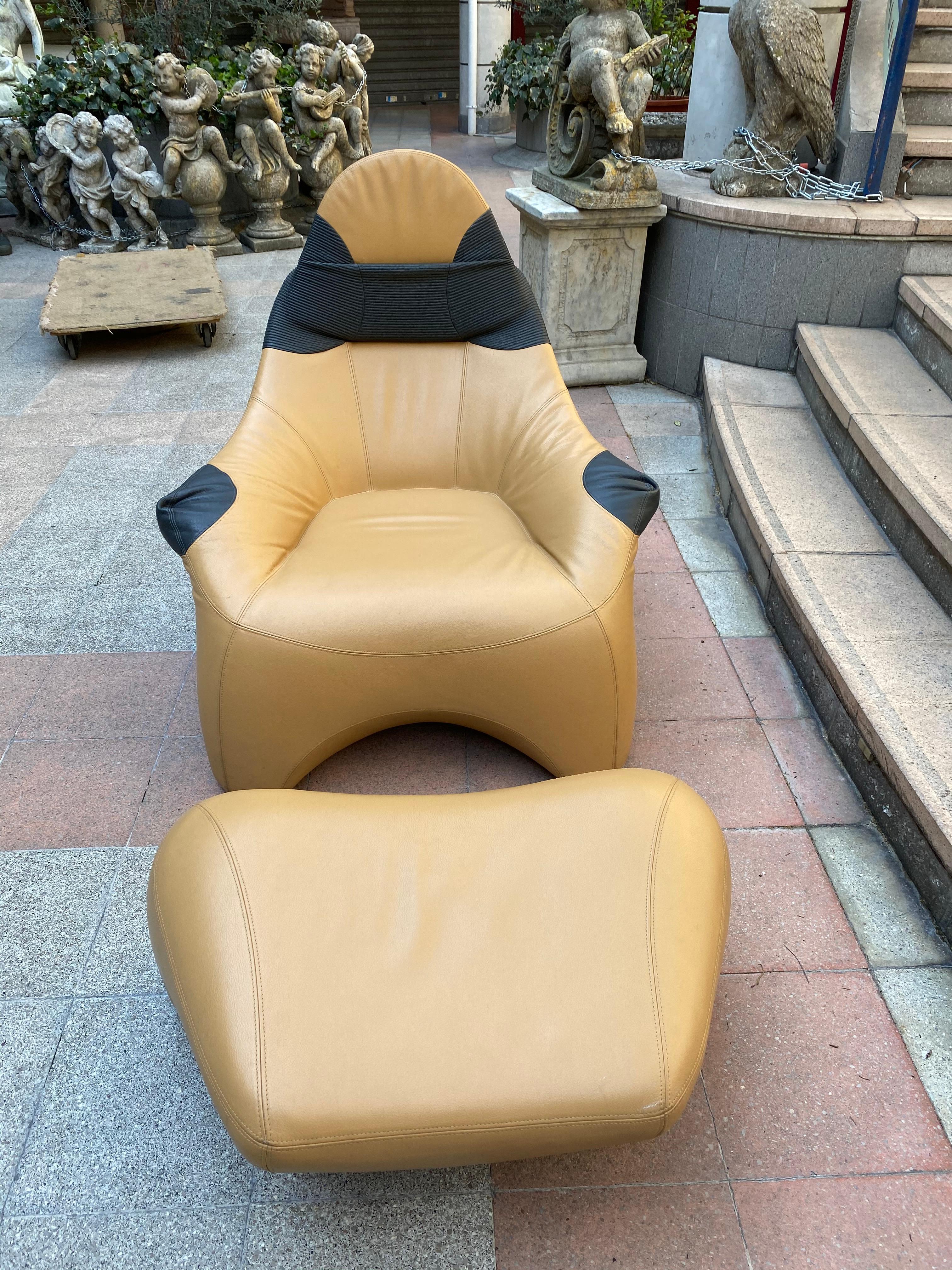 Marc Sadler Modèle de fauteuil et d'ottoman 