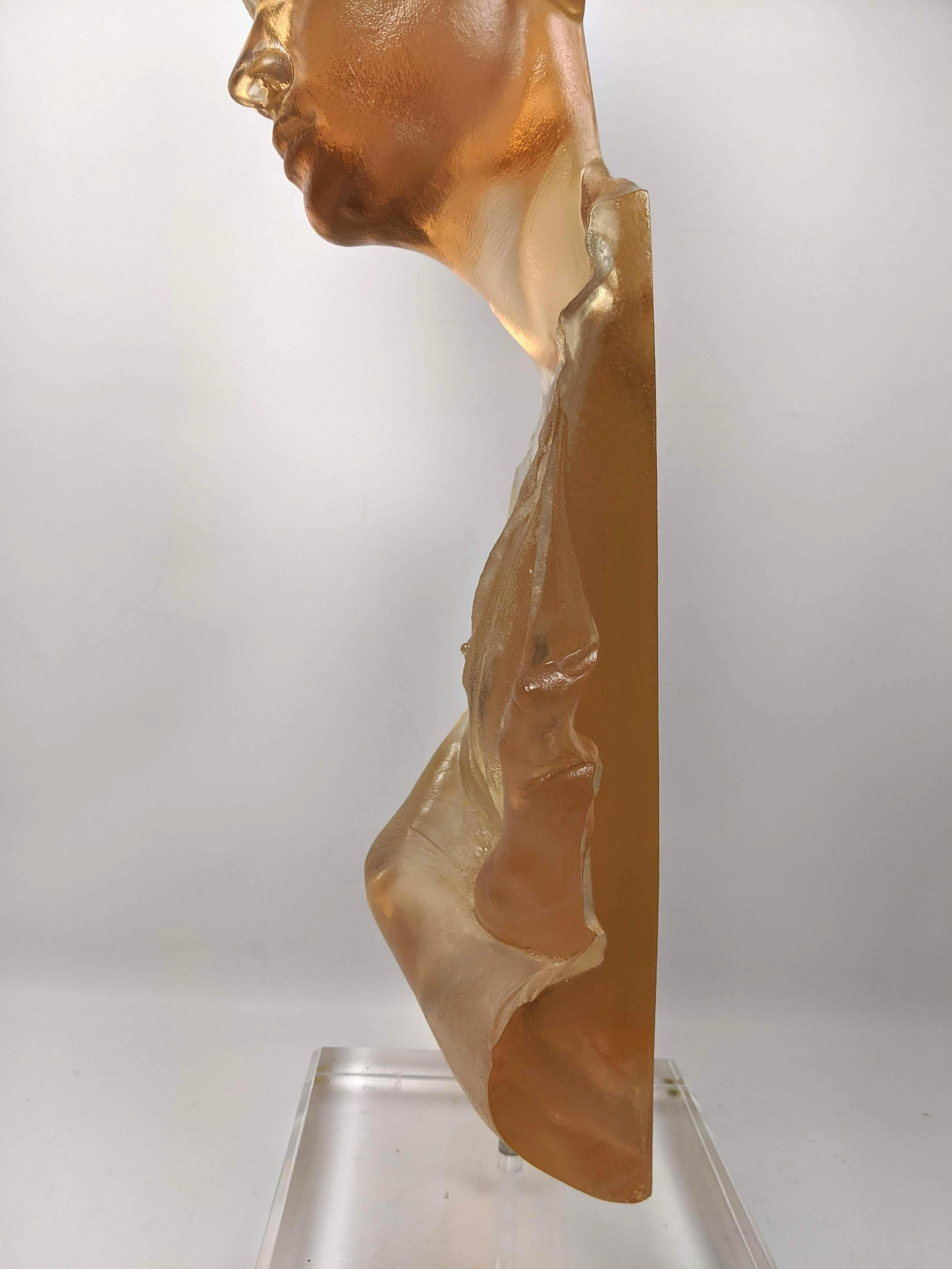 Buste de portrait en sculpture en résine acrylique moulée contemporain hyperréaliste de Marc Sijan en vente 7