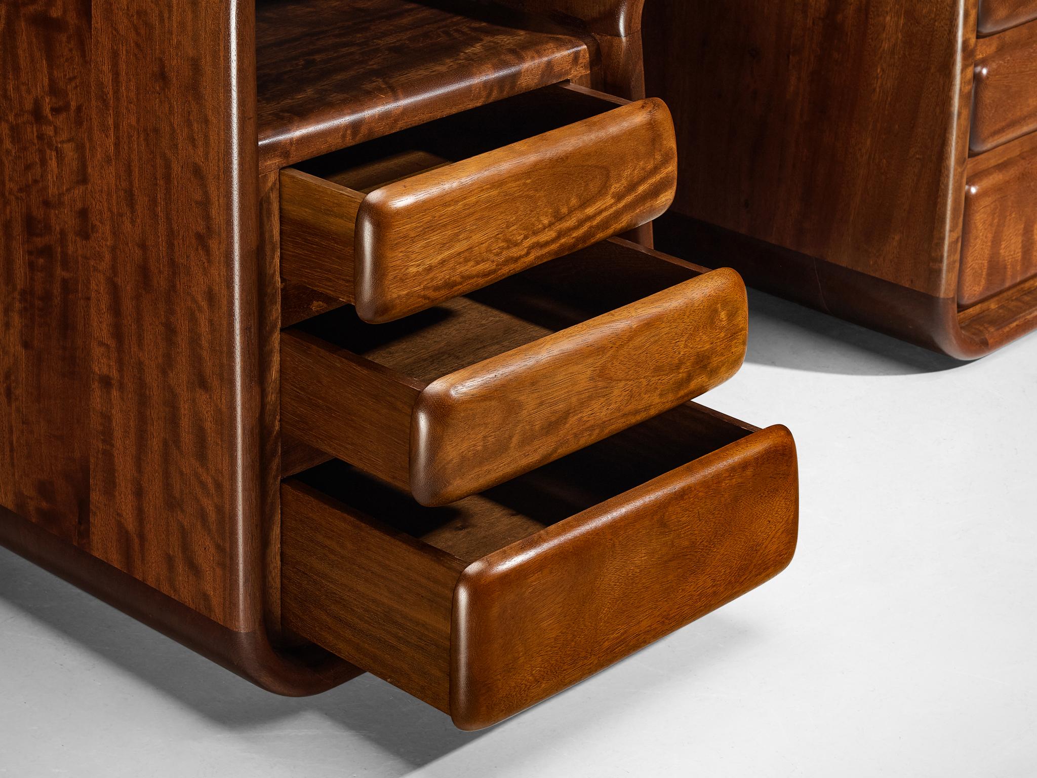 Bois de feuillus Bureau autoportant Marc van Rampelberg en Iroko massif
