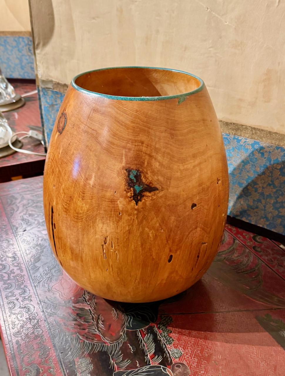 Marc Wroe Vasija de madera torneada y con incrustaciones de turquesa Moderno orgánico en venta