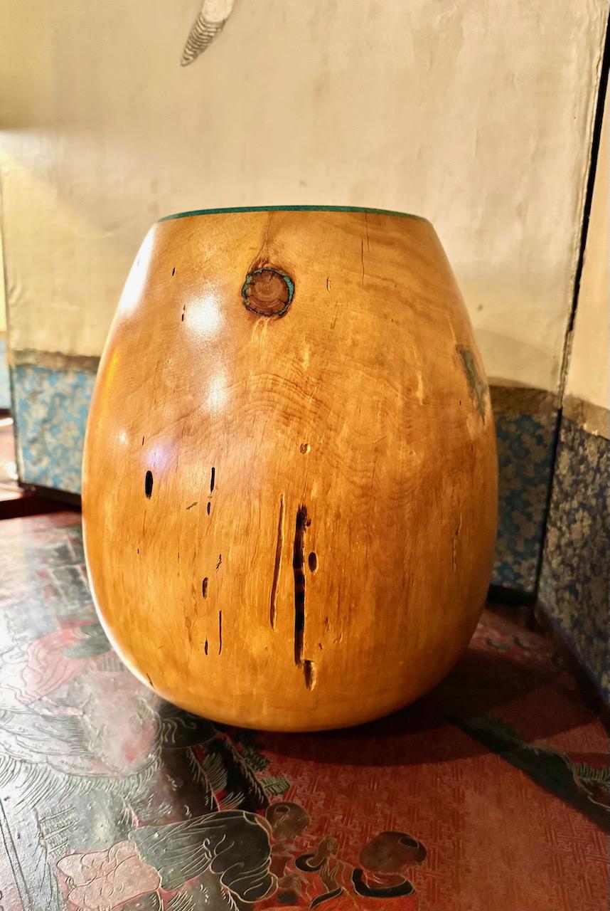 Marc Wroe Vasija de madera torneada y con incrustaciones de turquesa Madera en venta