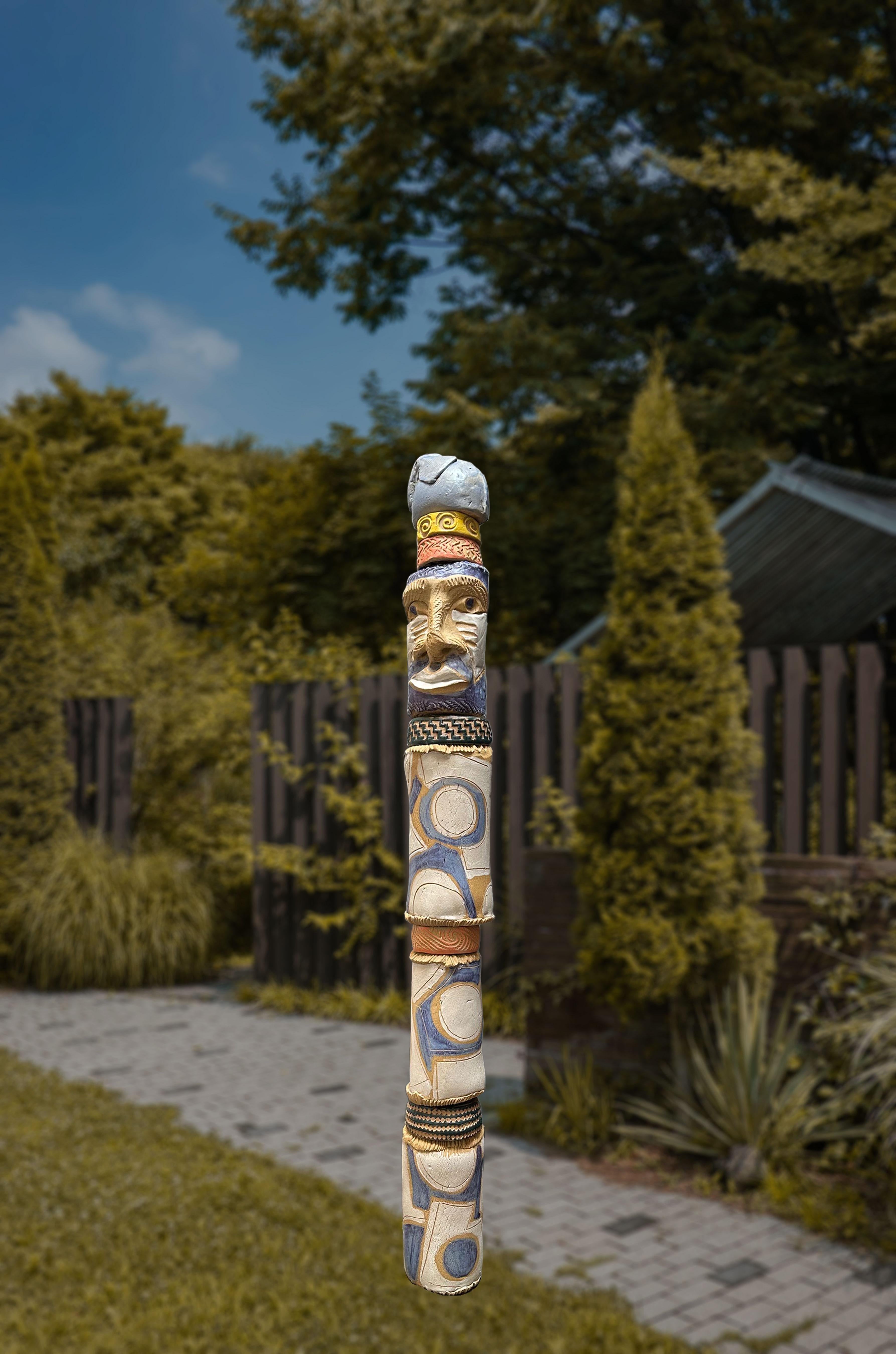 Totem Cara Azul y Elefante - Escultura de Cerámica Para Jardín Exterior o Interior - Sculpture Contemporáneo de Marc Zimmerman