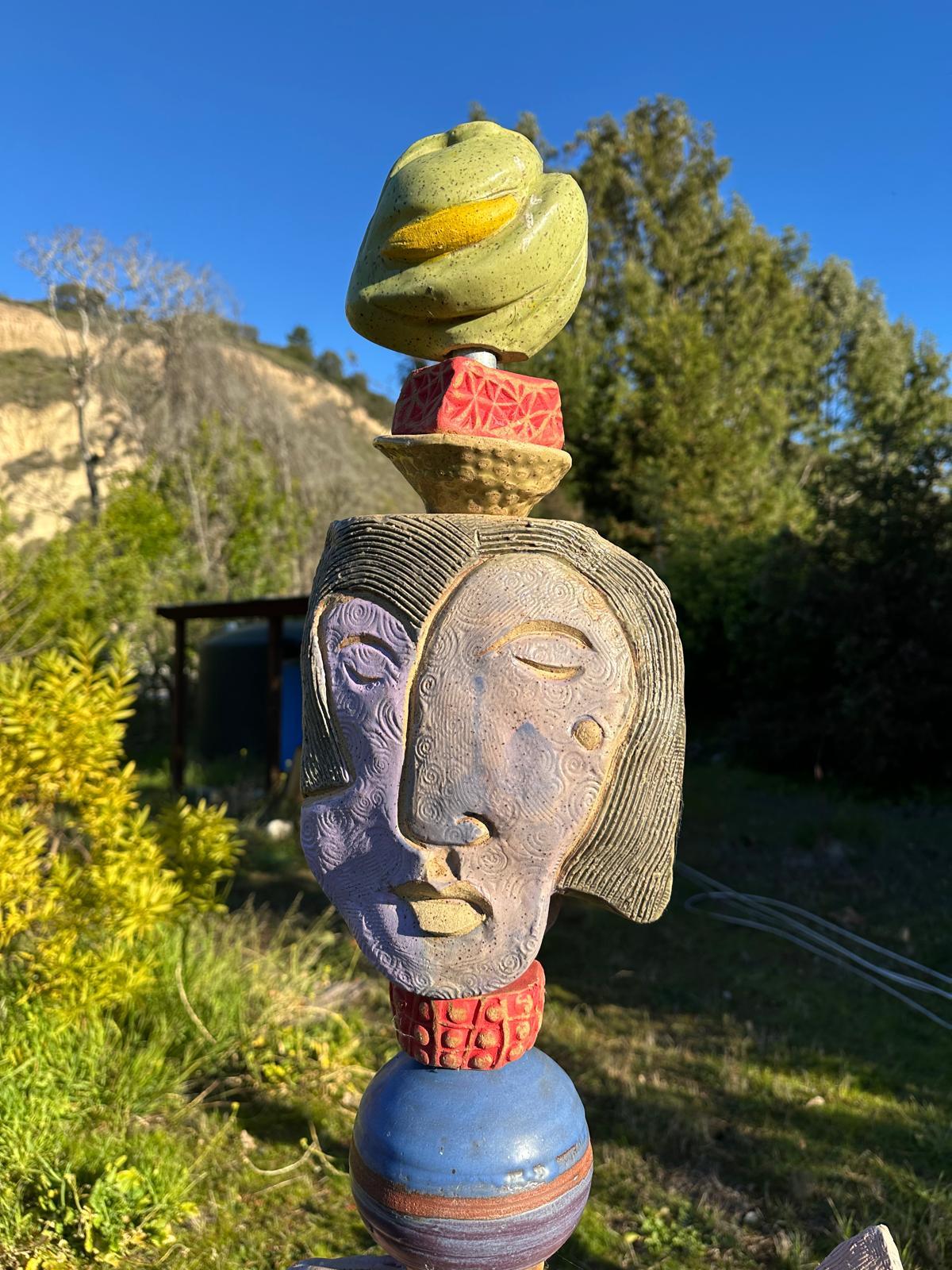 Cara de lavanda Escultura tótem de cerámica de Marc Zimmerman en venta 2