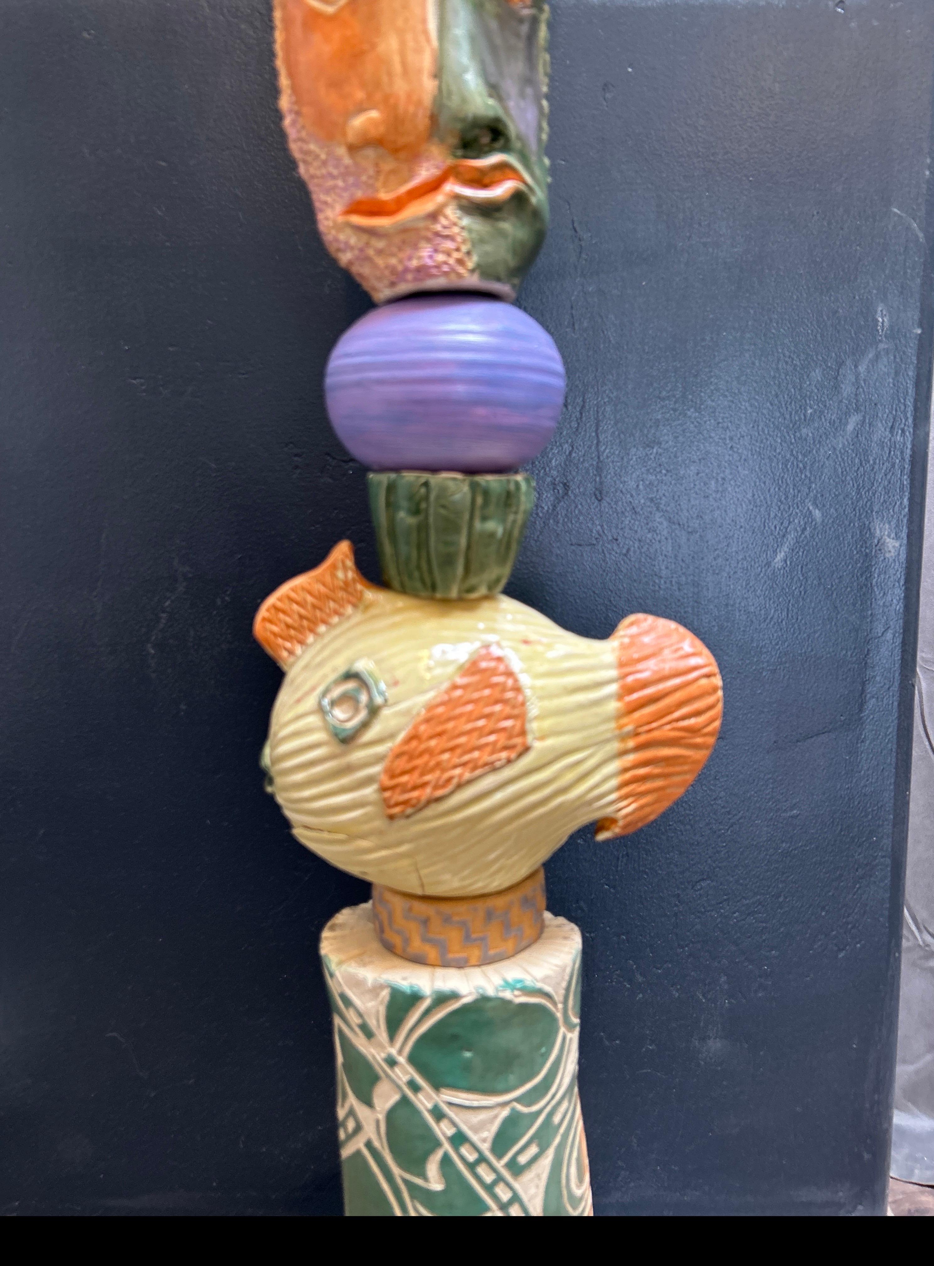 Totem de 69 pouces en céramique émaillée pour l'intérieur ou sur une base en céramique pour une terrasse extérieure