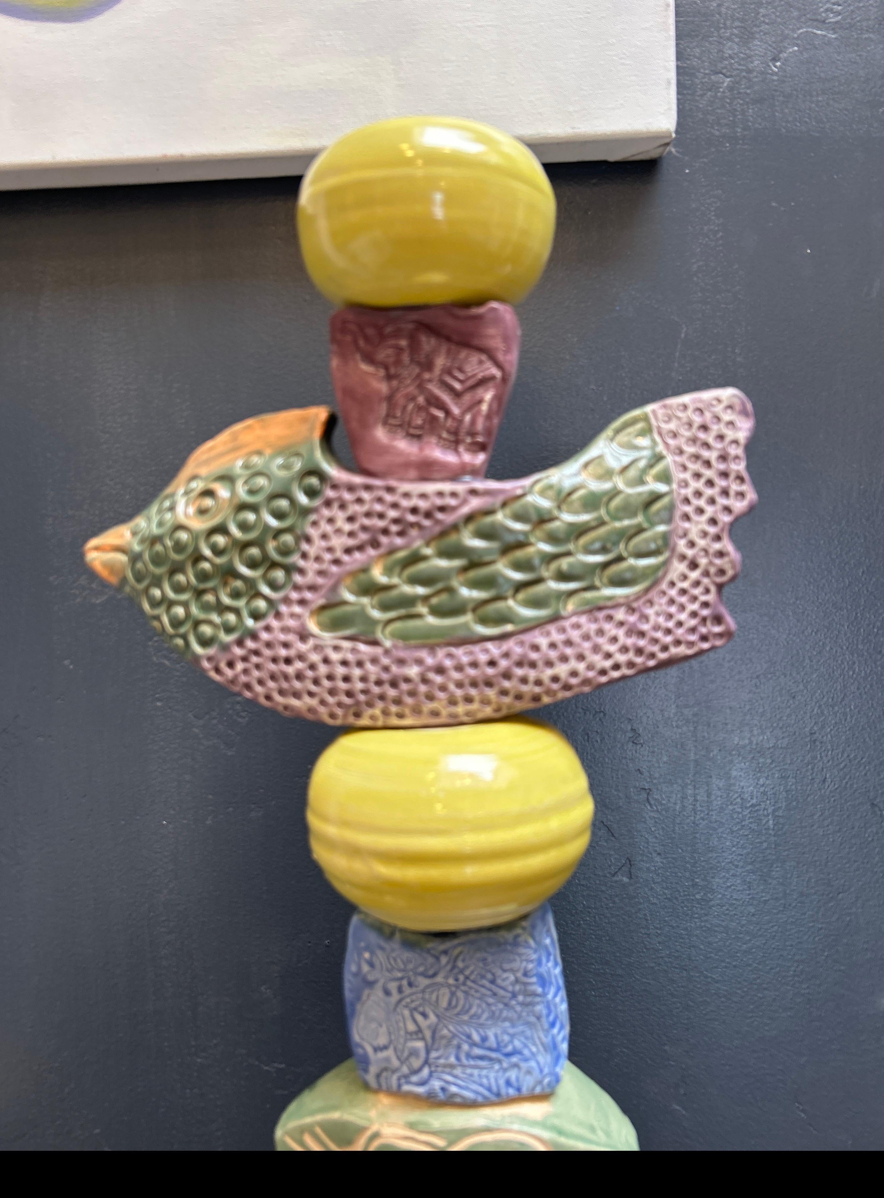 Totem avec sphères jaunes en vente 3