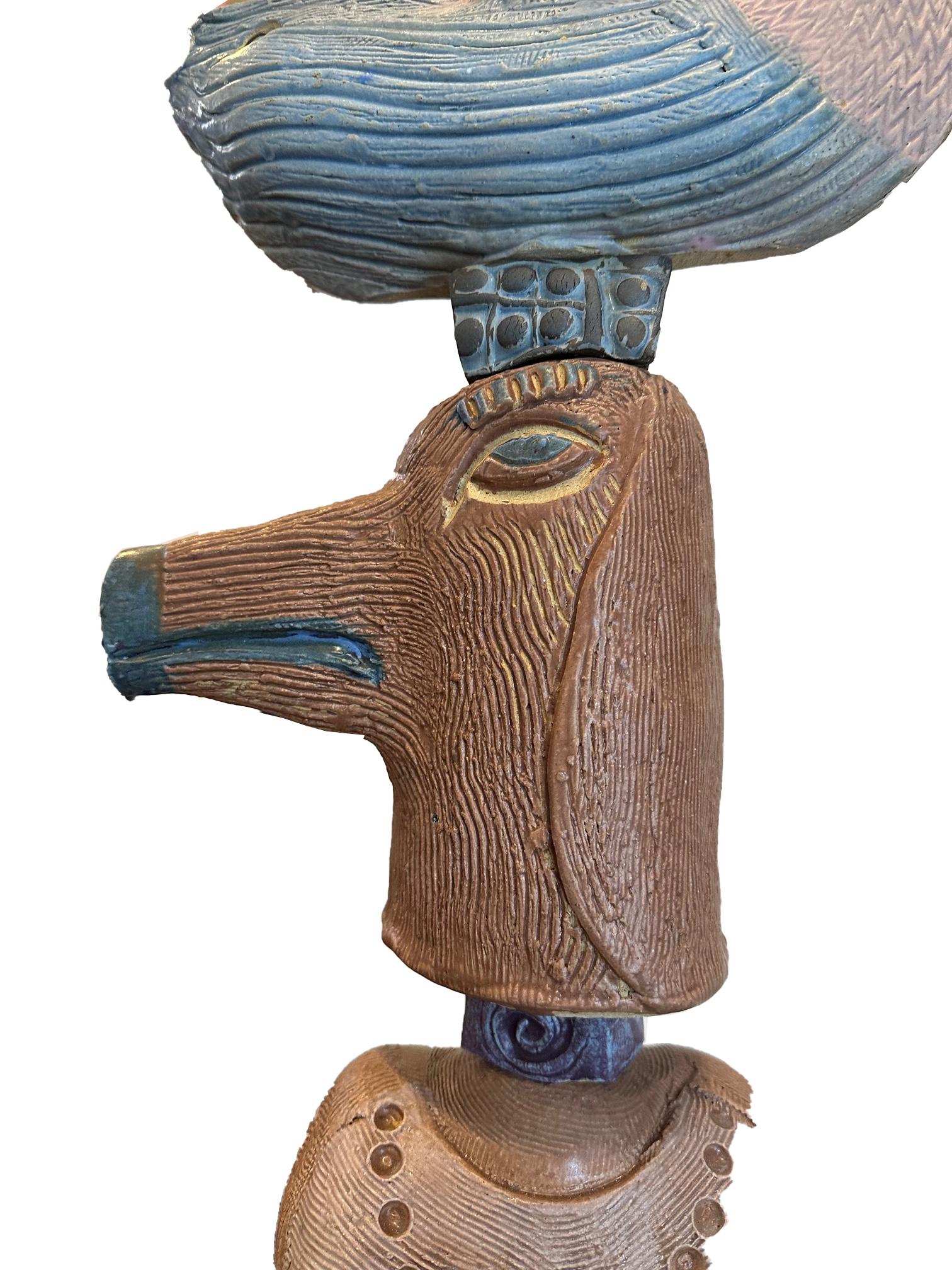 Totem-Skulptur aus Ton: Durchbrechende Welten mit Tieren, Menschen und alten Symbolen (Braun), Figurative Sculpture, von Marc Zimmerman