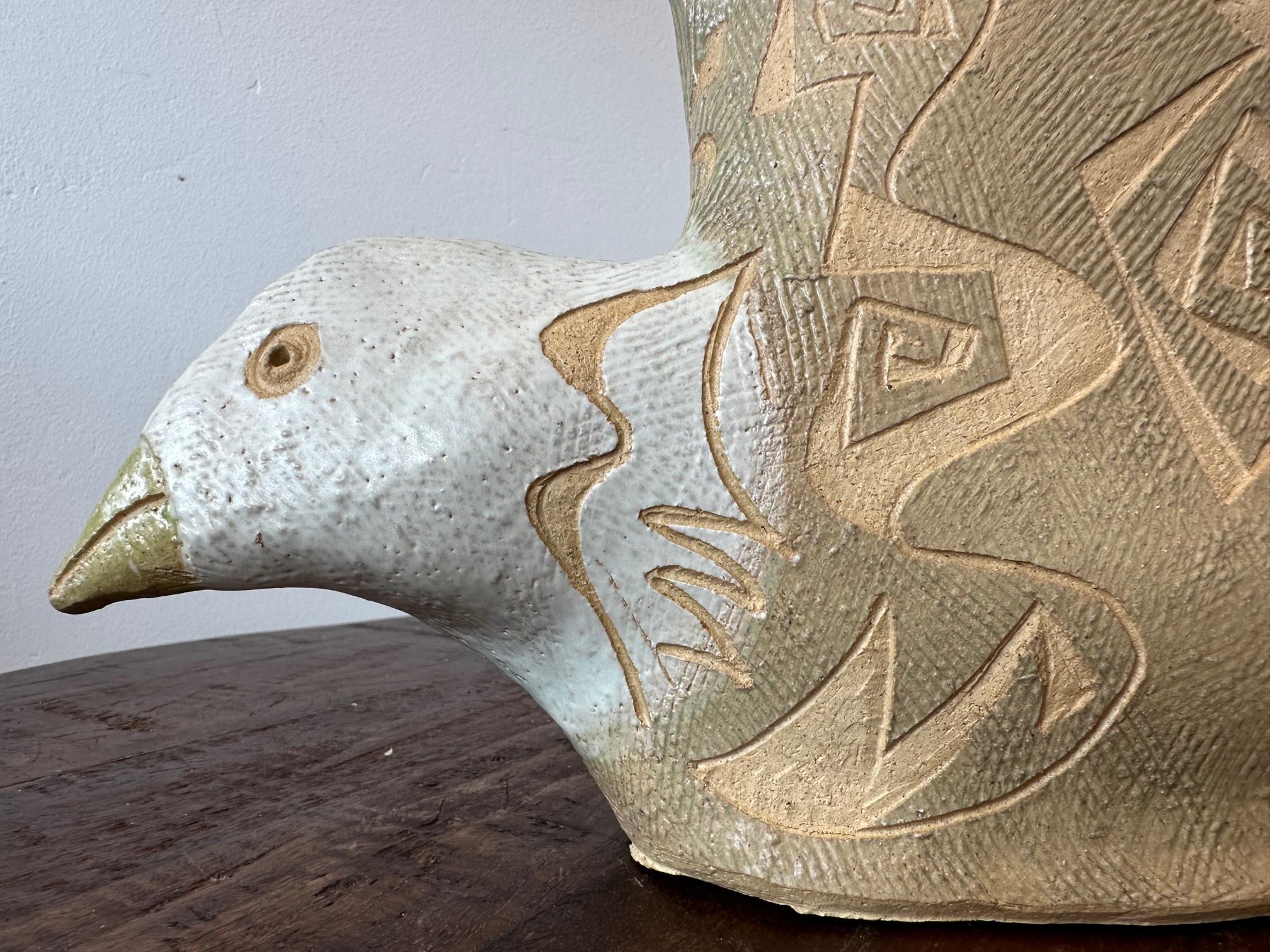 Freedom Bird Vase – Tonskulptur – Unikat von Marc Zimmerman im Angebot 2