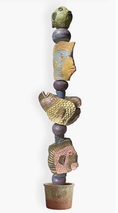 Mittelgroßes Fisch-Totem - glasierte Keramik-Skulptur für den Garten oder den Innenbereich