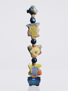 Odds Fish - Keramik-Totem-Skulptur von Marc Zimmerman