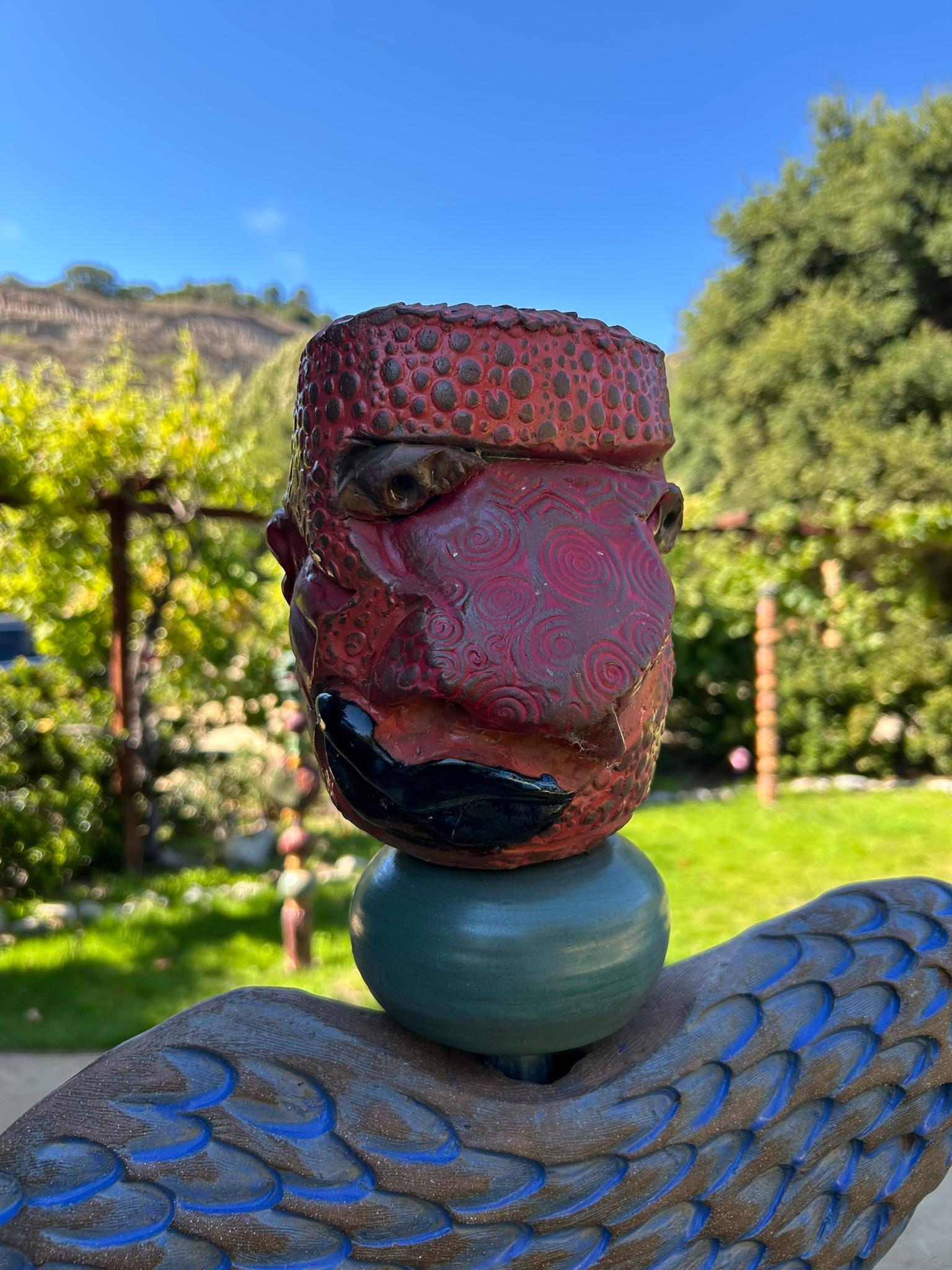 Totem pastello - Scultura in ceramica smaltata per giardino o interno in vendita 1