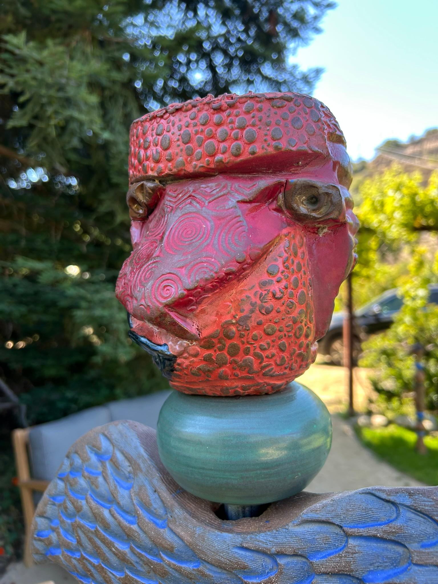 Totem pastello - Scultura in ceramica smaltata per giardino o interno in vendita 3