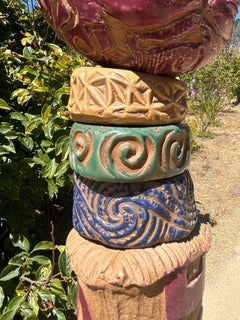WOOF WOOF. scultura totem in ceramica