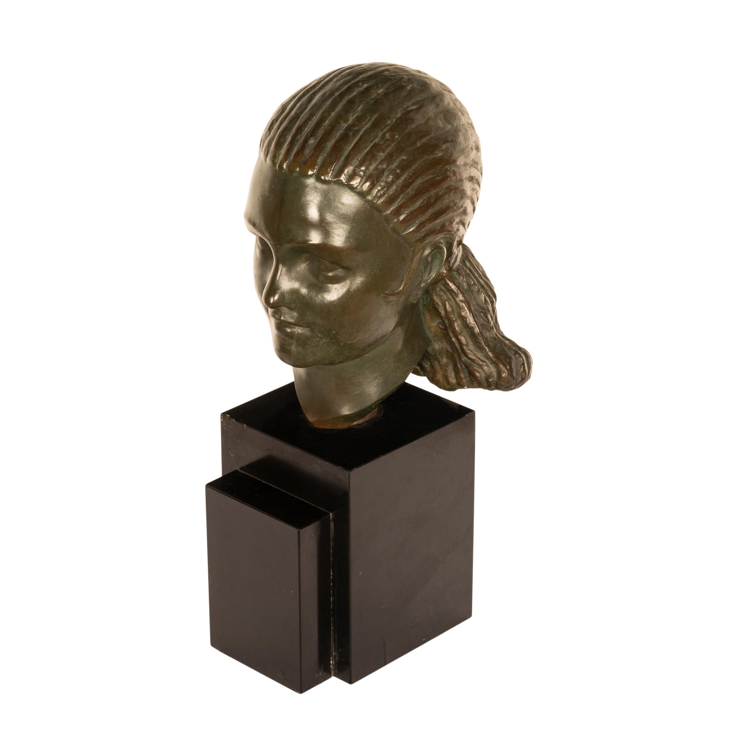 Antique French Art Deco Bronzo Busto Scultura Testa di Bella Ragazza 1920 in vendita 3