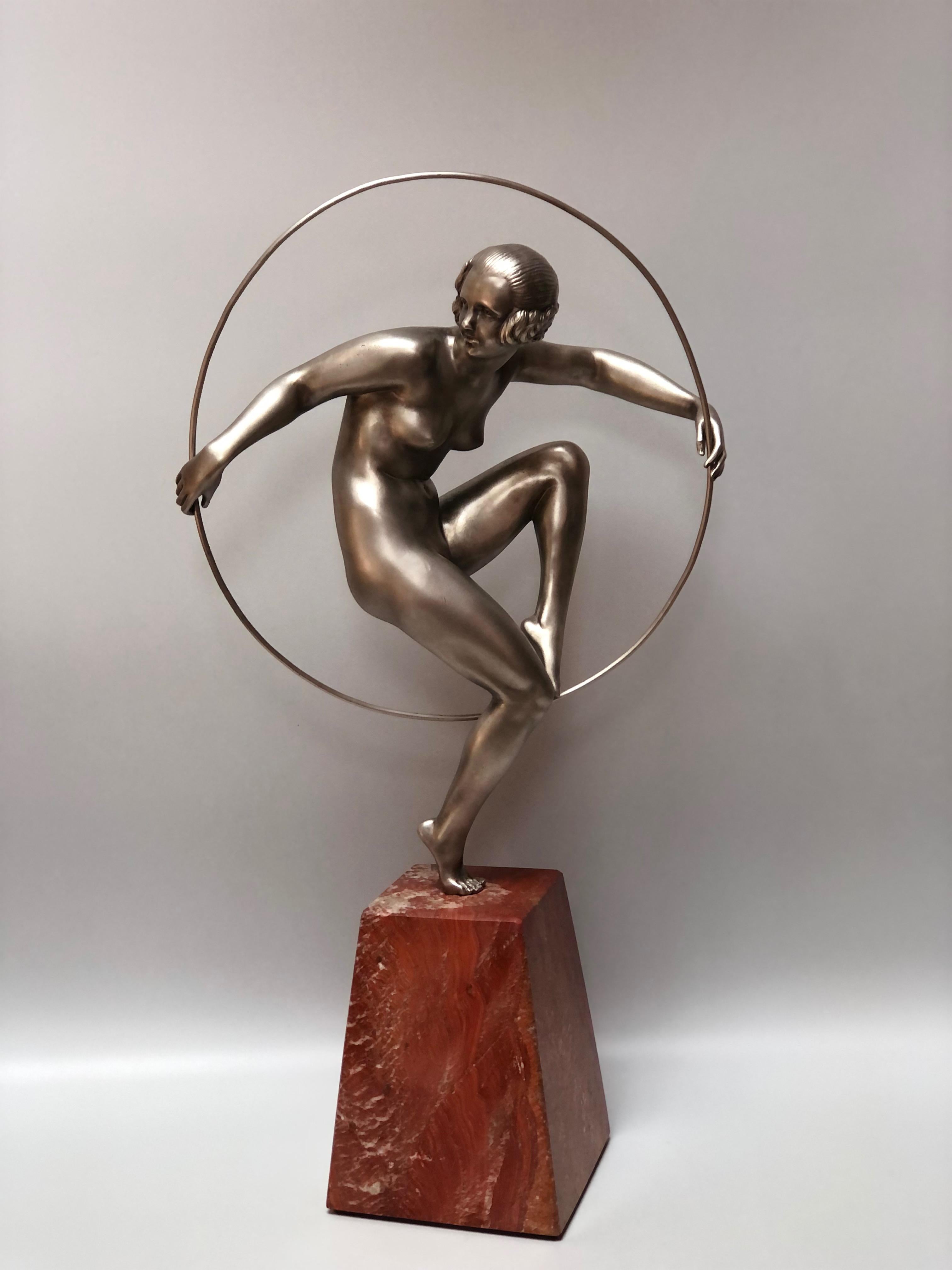 Marcel André Bourraine Bronze Art Deco Tänzerin mit Reifen im Angebot 5