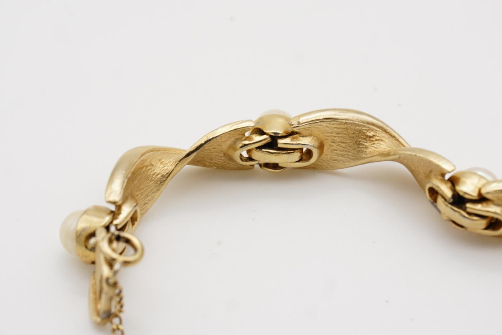 Marcel Boucher 1950s White Round Pearls Spiral Twist Link Tennis Gold Bracelet 9