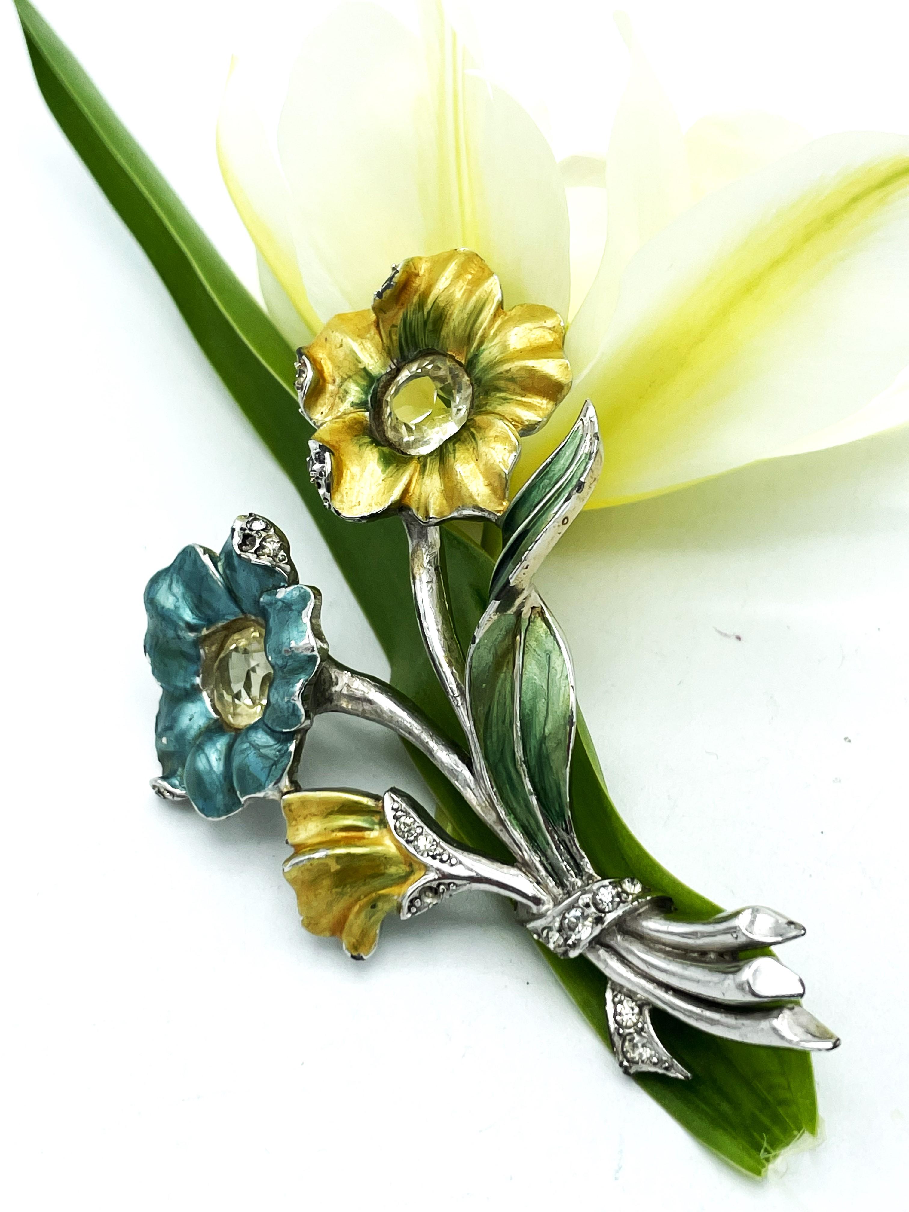  Marcel Boucher flower brooch, rhodium enameled flowers and leaves, signed MB For Sale 1