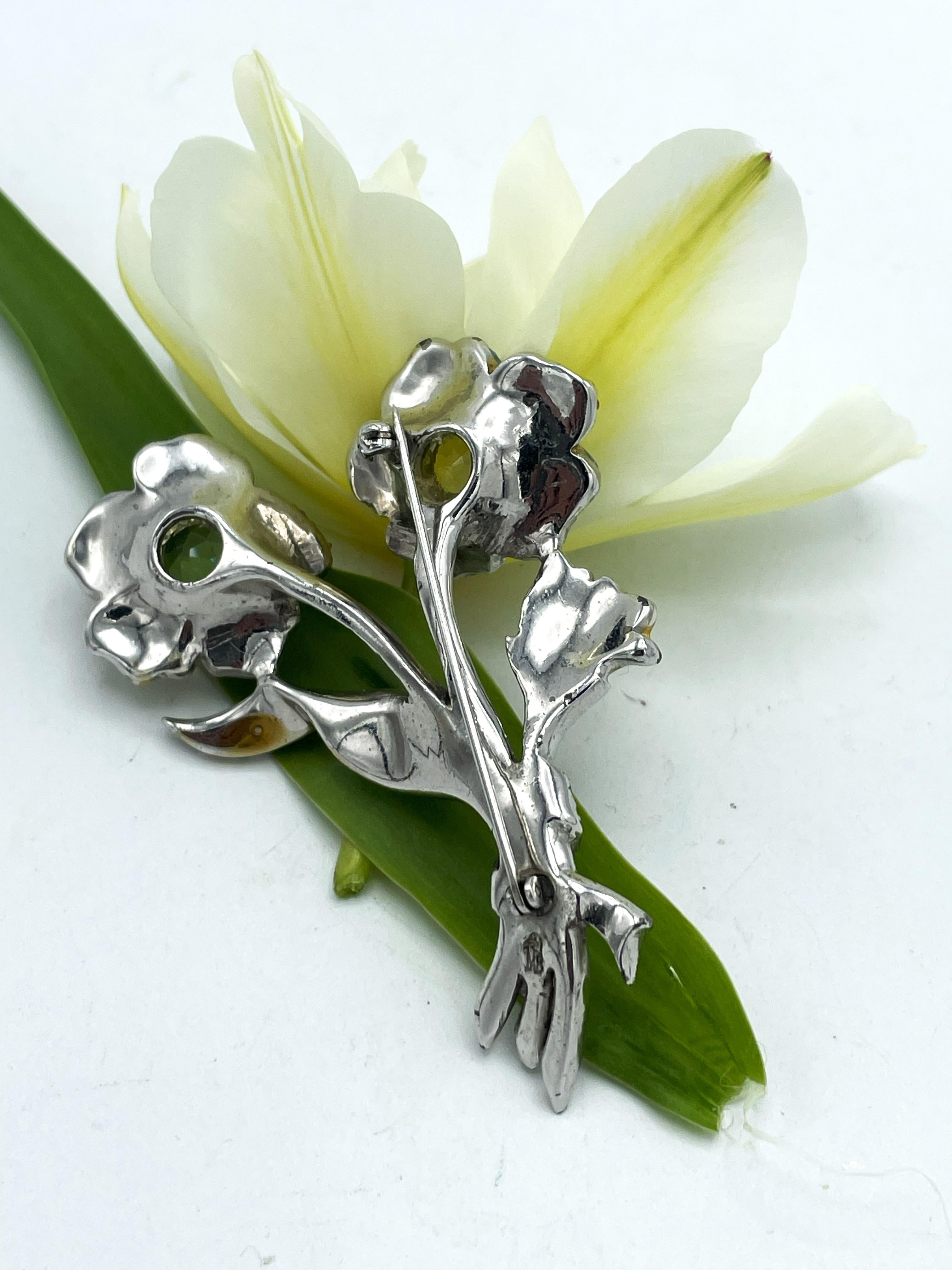  Marcel Boucher flower brooch, rhodium enameled flowers and leaves, signed MB For Sale 2