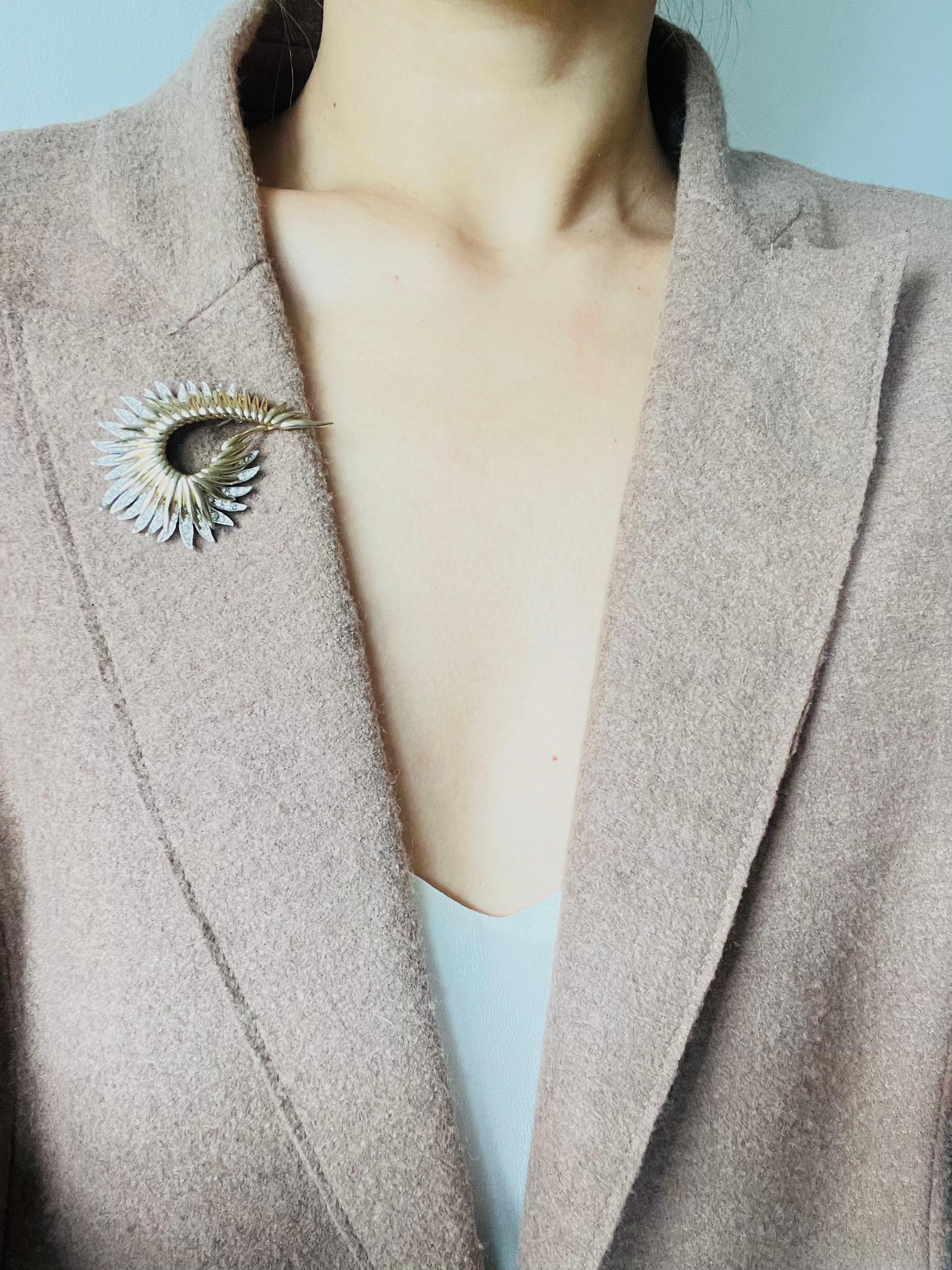 Marcel Boucher Vintage Double Layer Crystal Sunburst Feather Gold Silver Brooch Unisexe en vente