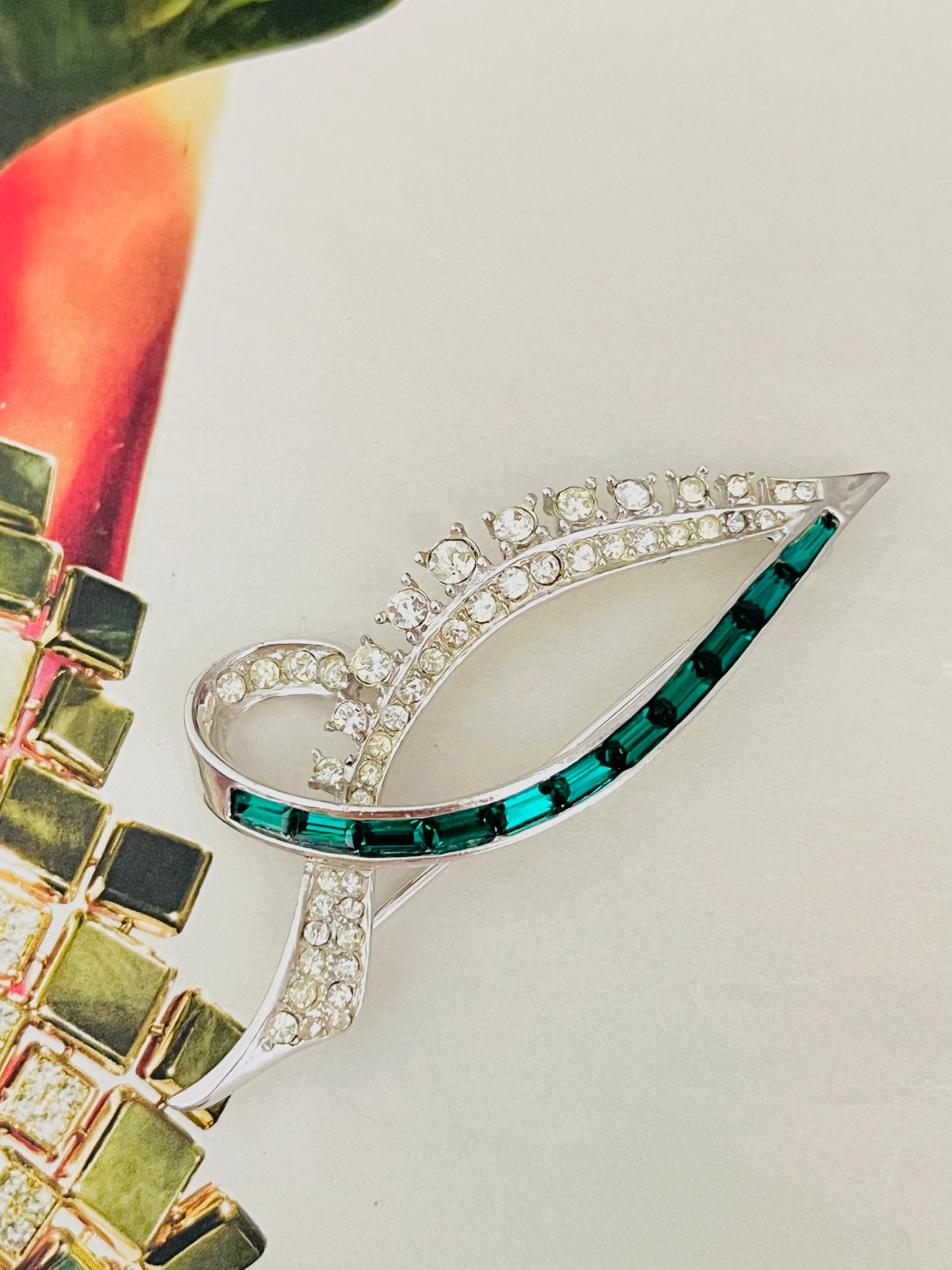 Marcel Boucher Vintage Large Emerald Clear Crystals Leaf Knot Bow Silver Brooch (Broche argent) Bon état - En vente à Wokingham, England
