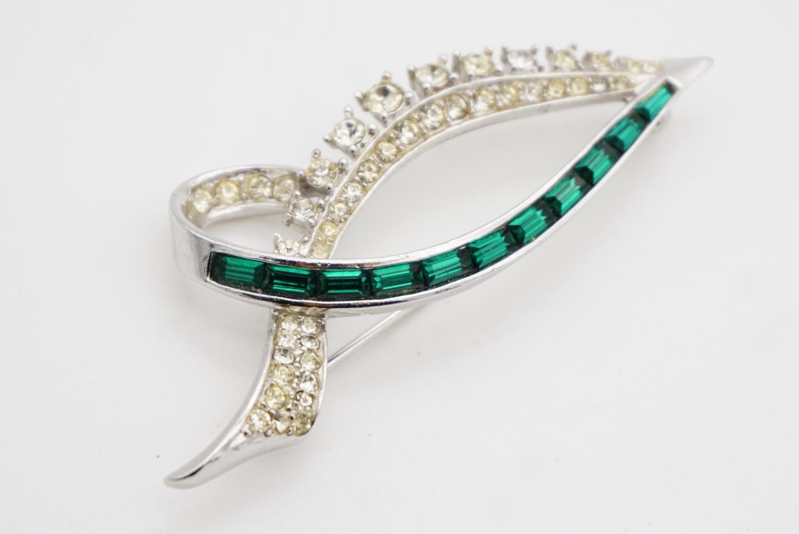 Marcel Boucher Vintage Large Emerald Clear Crystals Leaf Knot Bow Silver Brooch (Broche argent) en vente 3
