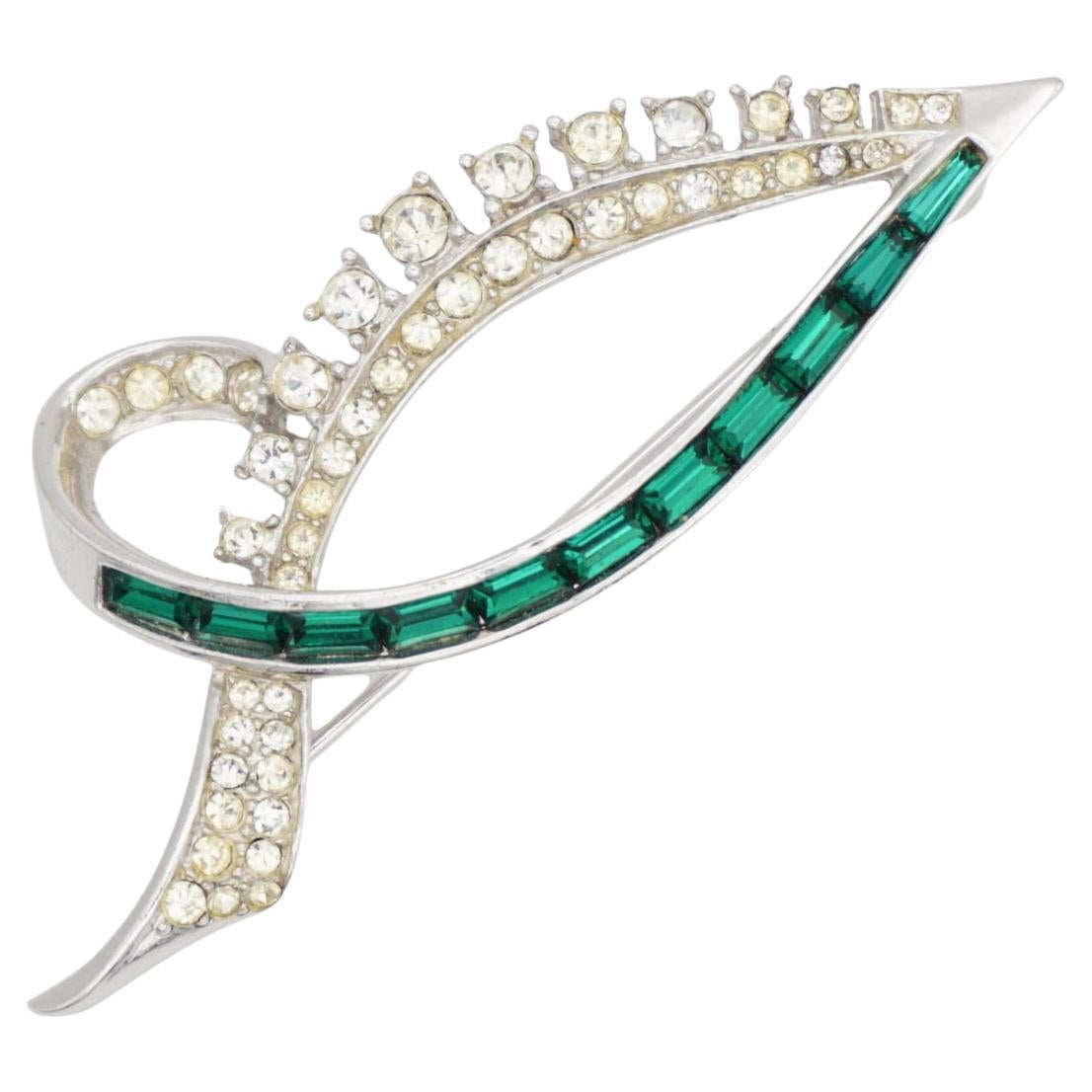 Marcel Boucher Vintage Large Emerald Clear Crystals Leaf Knot Bow Silver Brooch (Broche argent) en vente