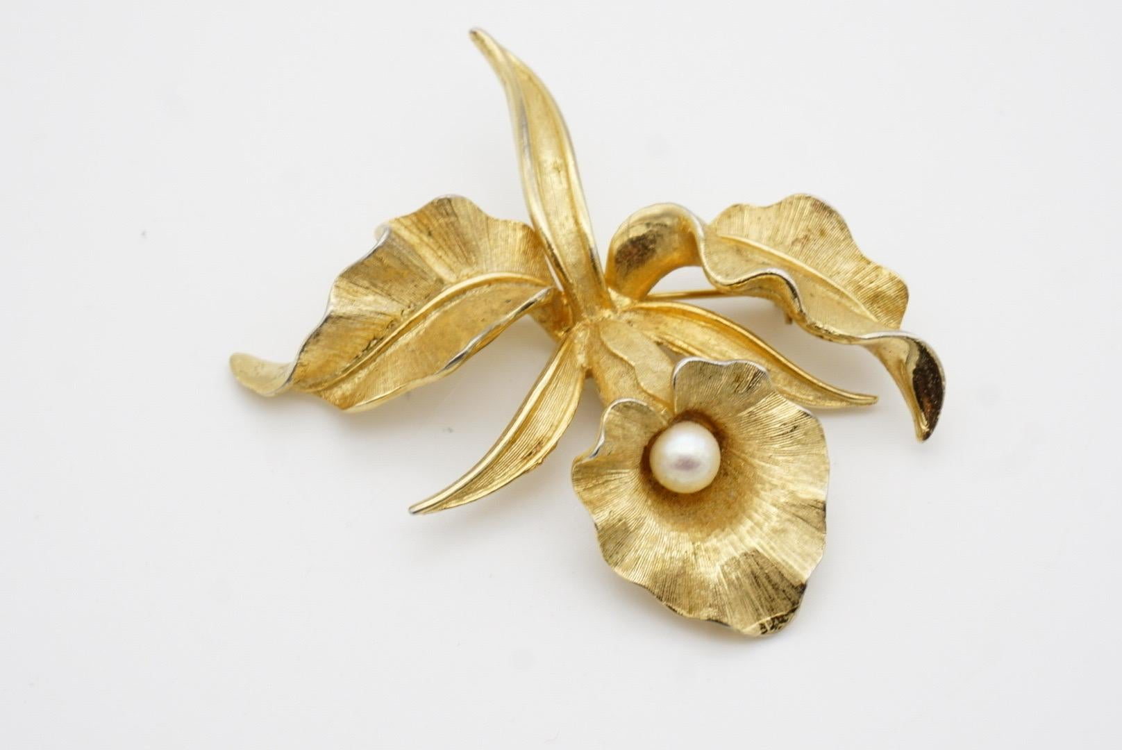 Marcel Boucher Vintage Large White Pearl Orchid Flourish Flower Leaf Gold Brooch 5
