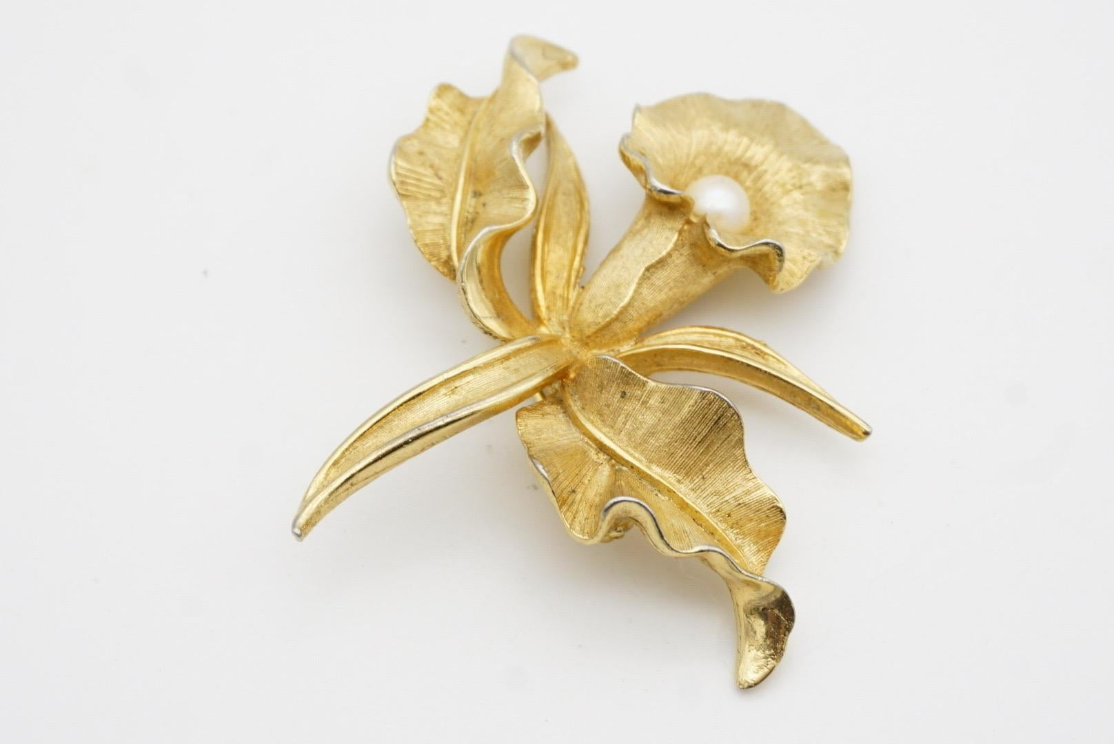 Marcel Boucher Vintage Large White Pearl Orchid Flourish Flower Leaf Gold Brooch 4