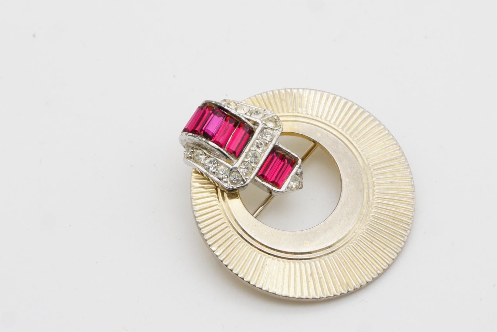 Offene durchbrochene Kreis-Scheibenbrosche von Marcel Boucher, Vintage, Sonnenschliff Fuchsia Kristalle im Angebot 5