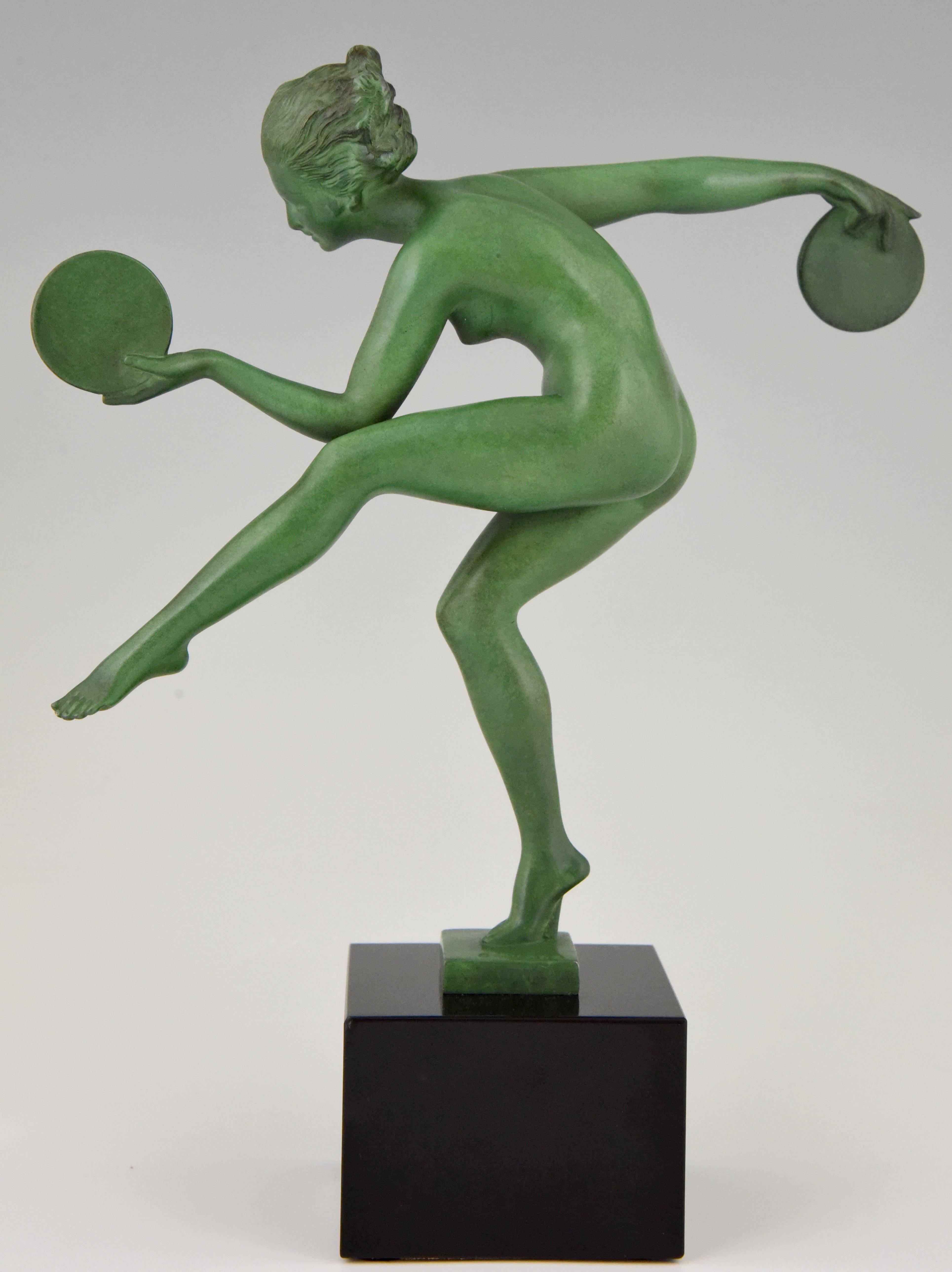 Marcel Bouraine Art Deco Sculpture Nude Disc Dancer Derenne, France, 1930 In Good Condition In Antwerp, BE