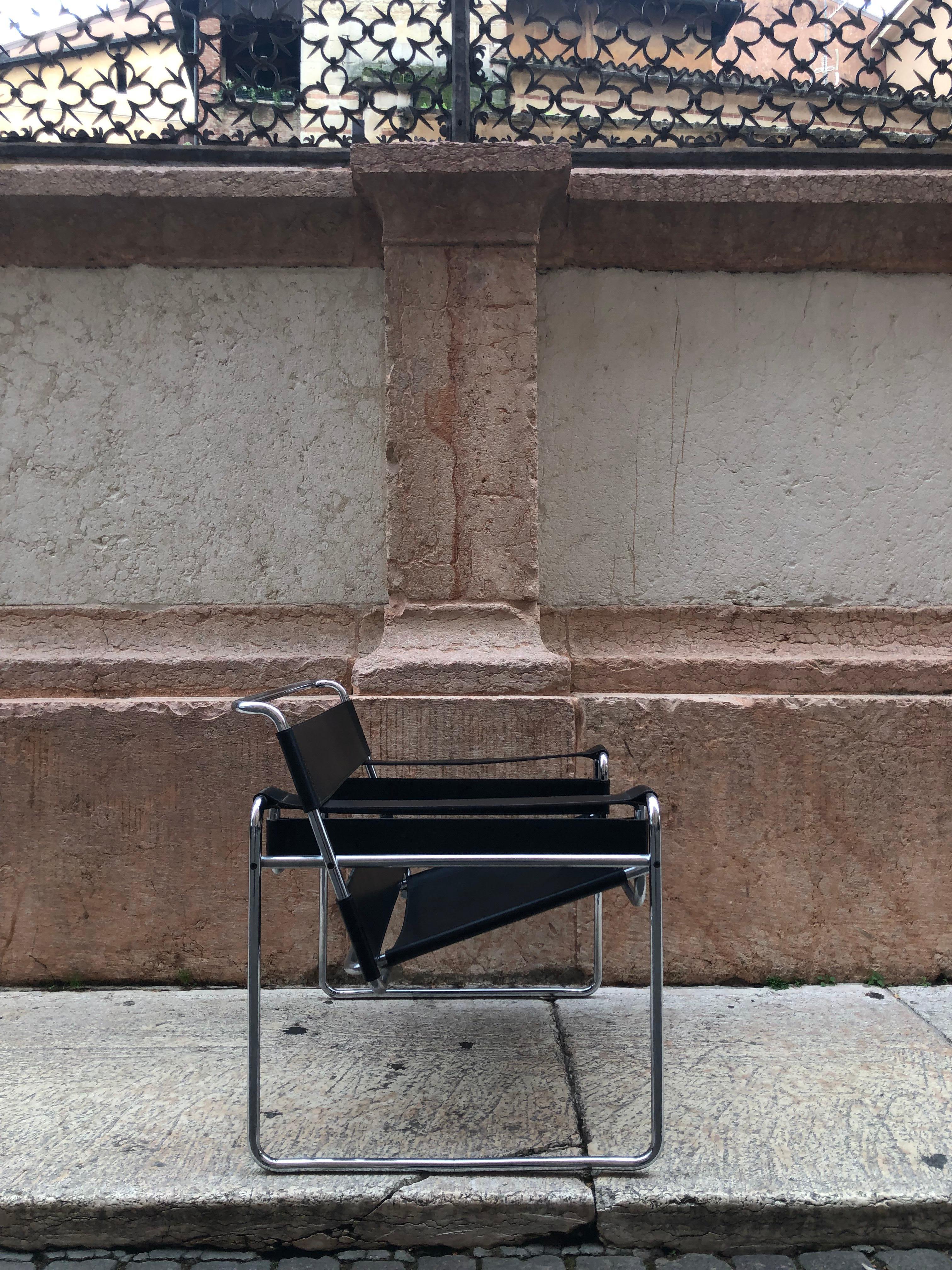 European Marcel Breuer 1980s Black Leather and Steel Structure Wassily Armchair