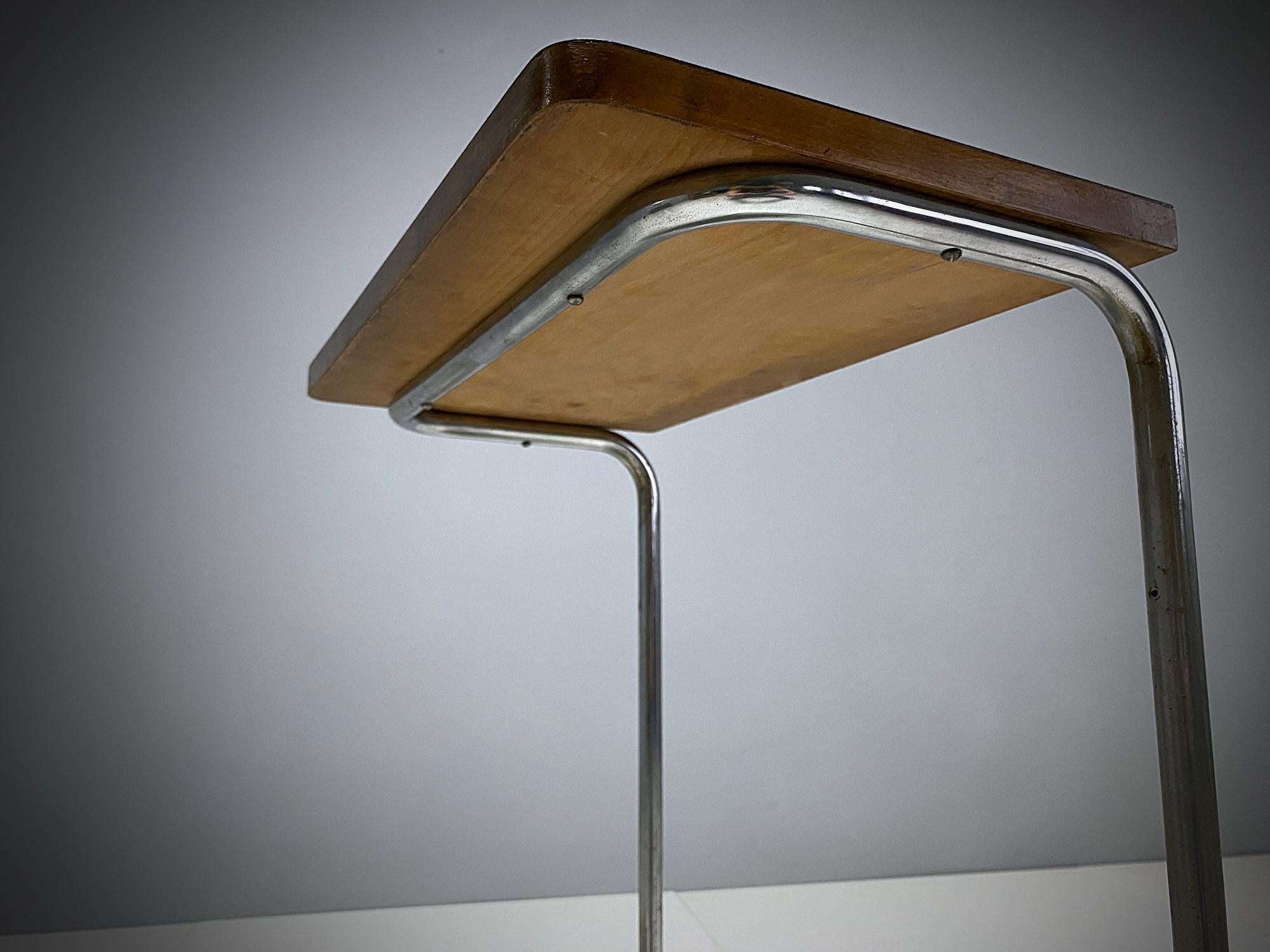 Marcel Breuer Attributed Bauhaus Nickel-Plated Steel & Walnut Side Table, 1920s For Sale 1