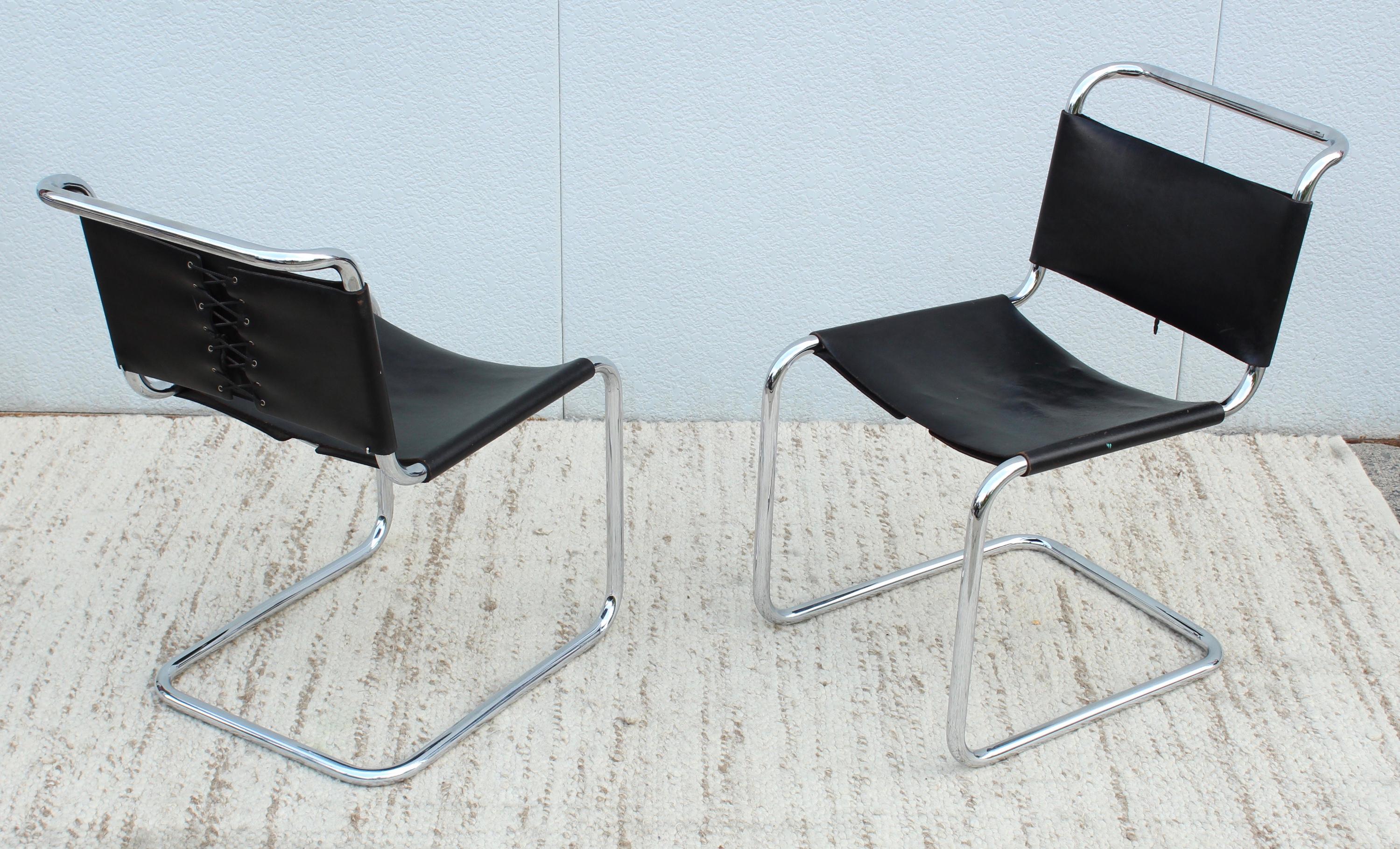 1970's Marcel Breuer B33 leather and chrome cantilever side chairs for Knoll, in vintage original condition with some wear and patina to the leather and minor wear to the chrome.