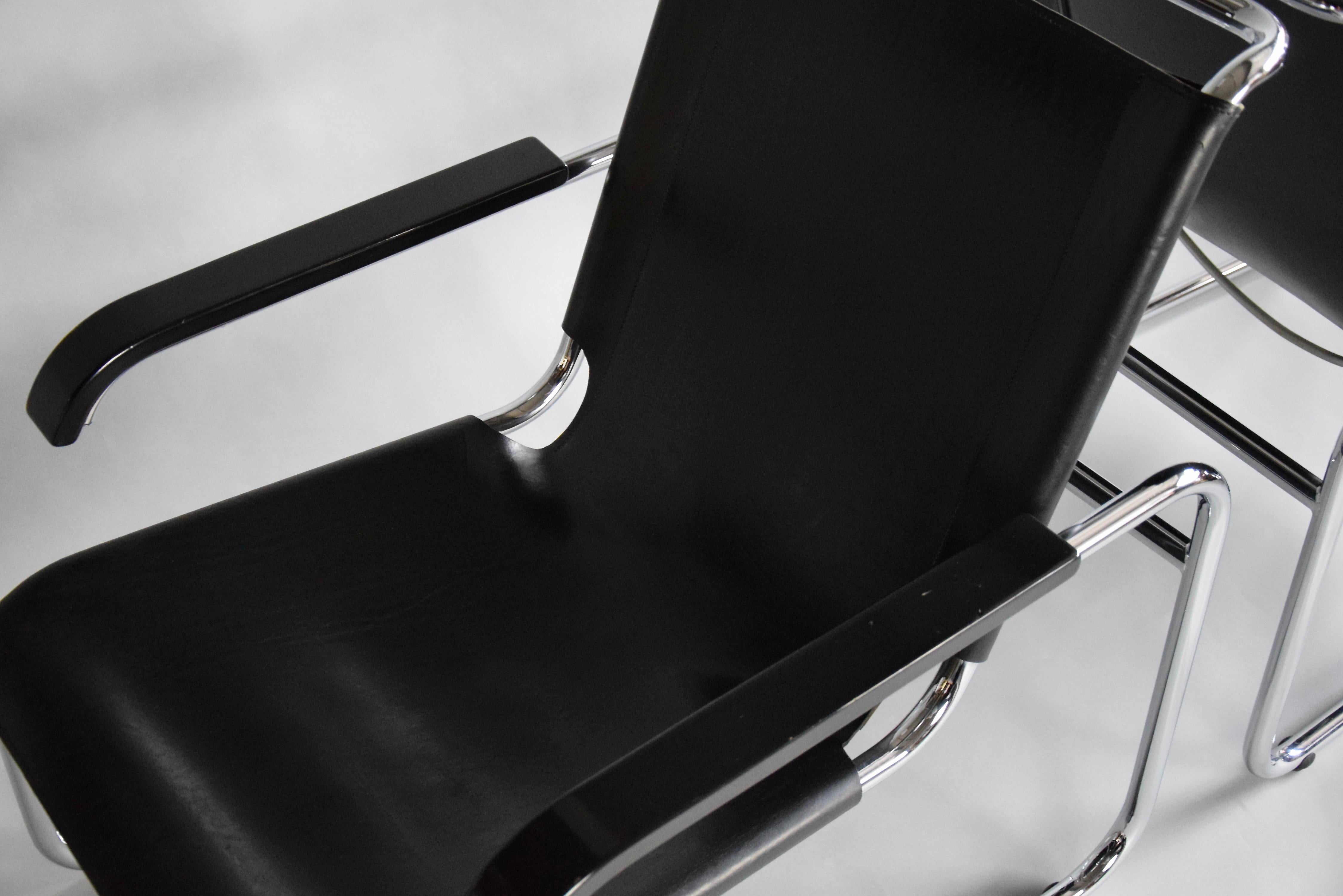 Marcel Breuer B35 Black and Chrome Lounge Chairs In Good Condition For Sale In Weesp, NL