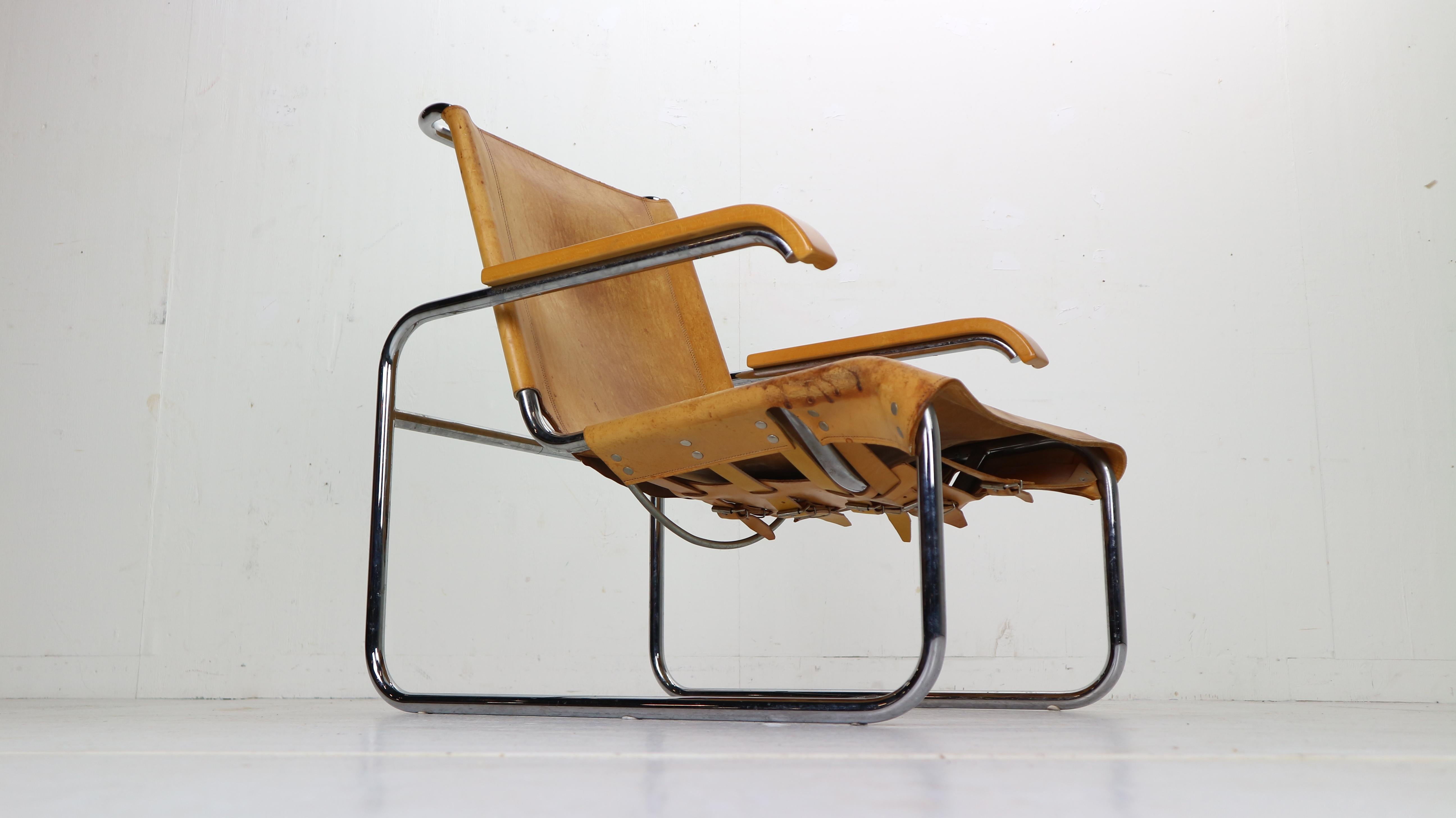 Lounge chair designed by Marcel Breuer in 1930s and manufactured by Thonet, Germany (marked in the leather seat) and frame).
Model number- B35 (early edition).
Made in tubular steel and upholstered in its original leather with its great vintage