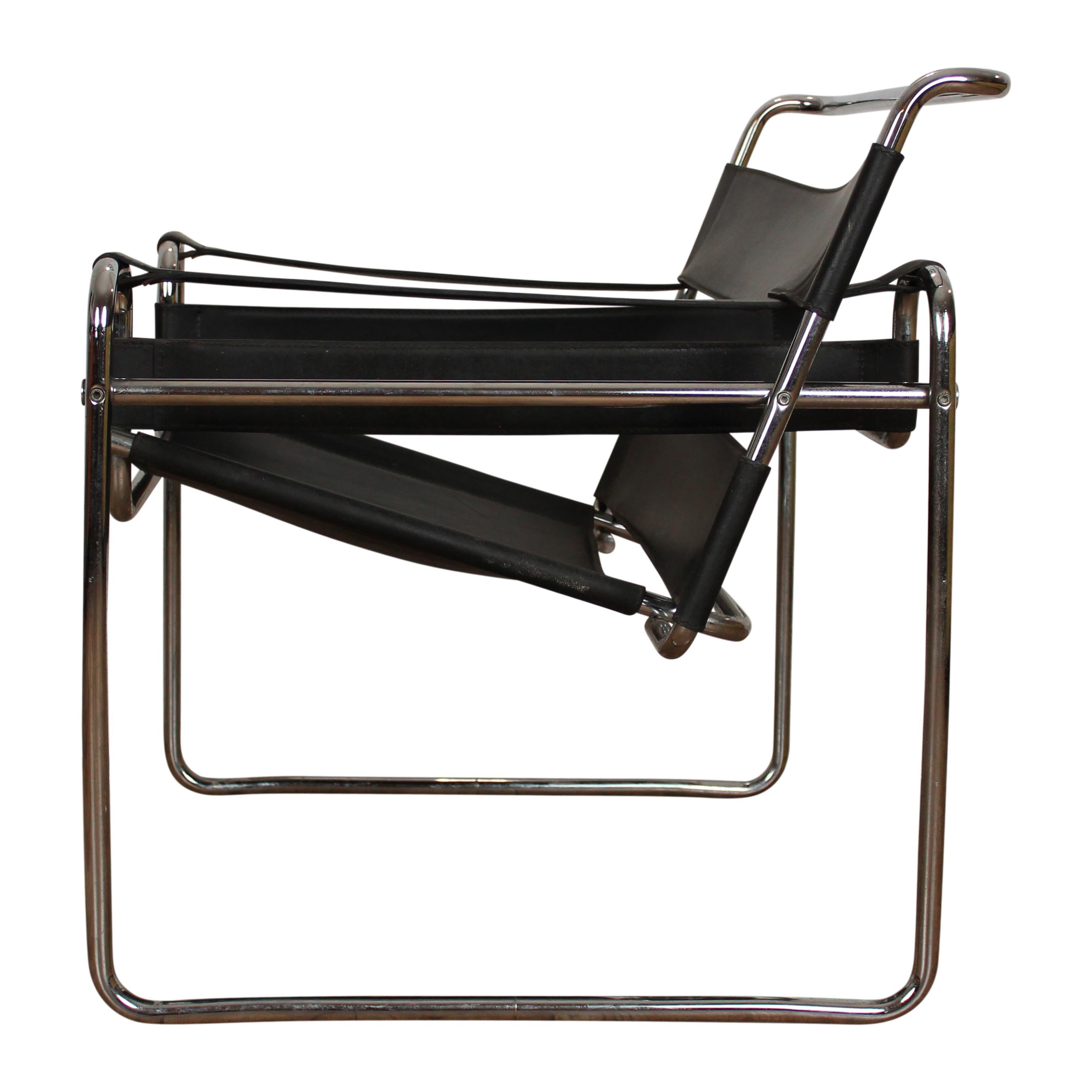 Italian Marcel Breuer Bauhaus Black Leather and Chrome Model B3 Wassily Armchair, 1973 For Sale