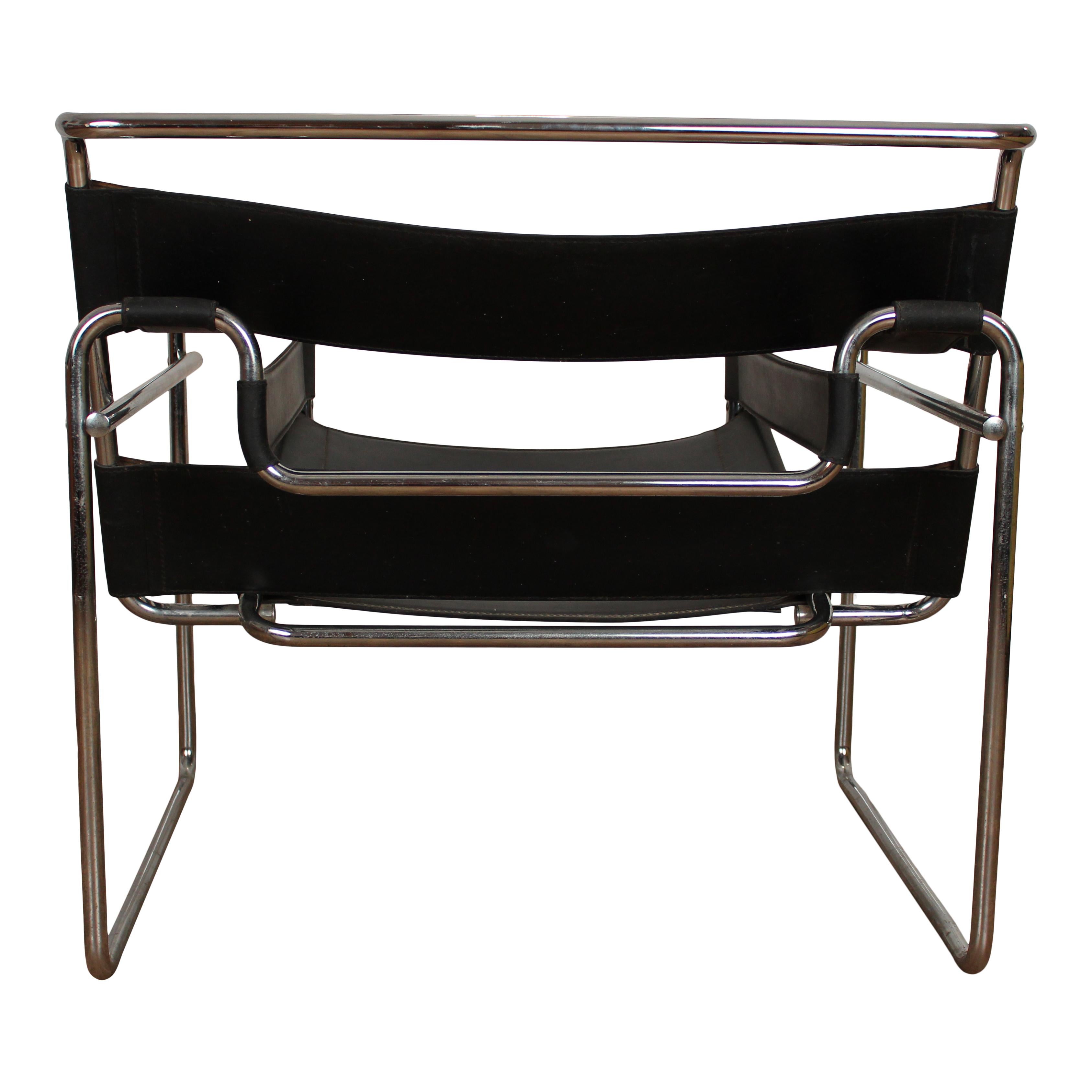 Marcel Breuer Bauhaus Black Leather and Chrome Model B3 Wassily Armchair, 1973 In Good Condition For Sale In Vicenza, IT